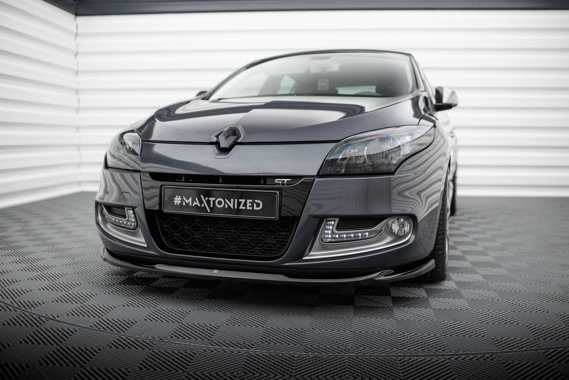 Maxton Design Splitter delantero V.2 para Renault Megane GT Mk3 Facelift - imagen 1