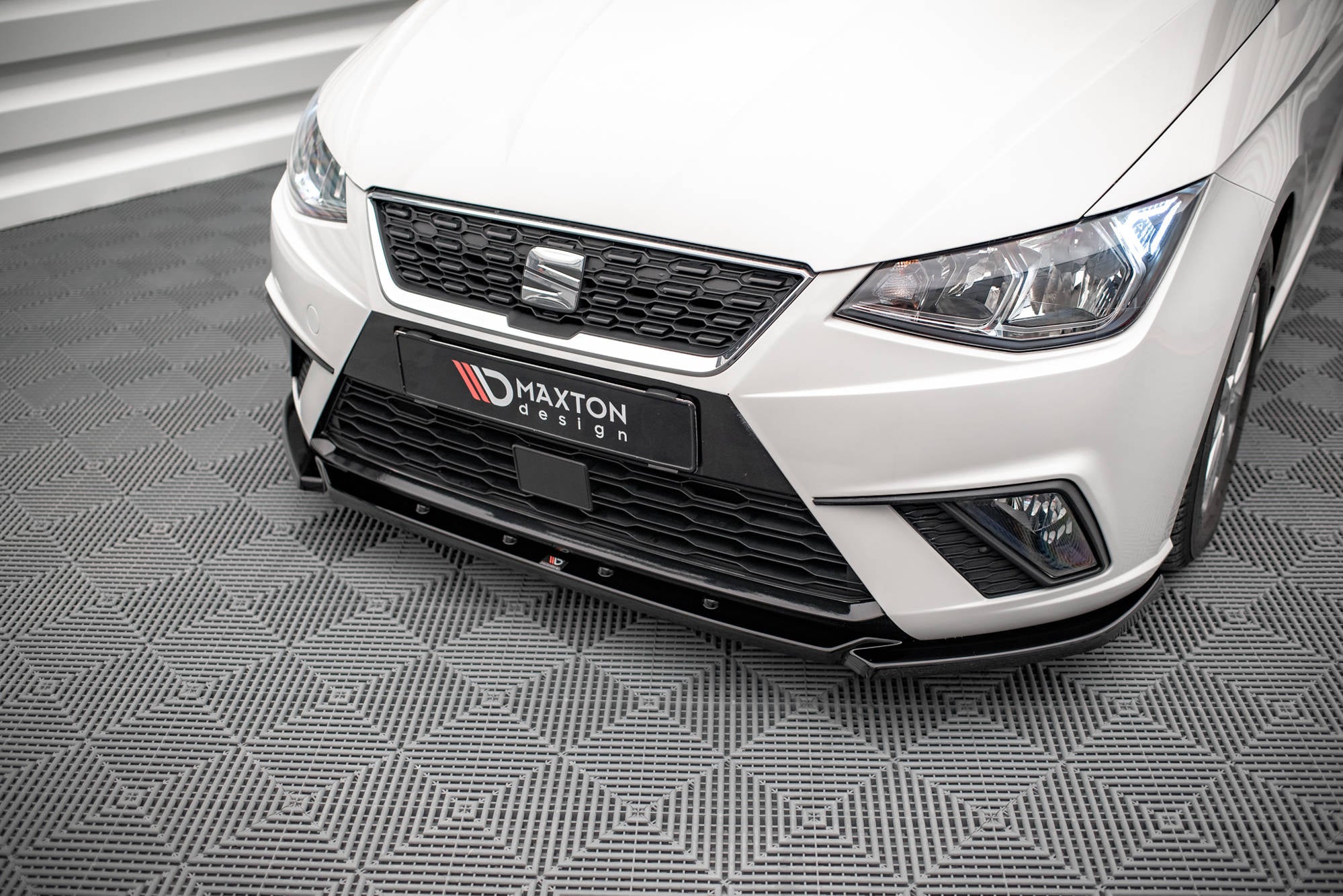 Maxton Design Splitter delantero V.2 para Seat Ibiza FR/ Standard Mk5 - imagen 1