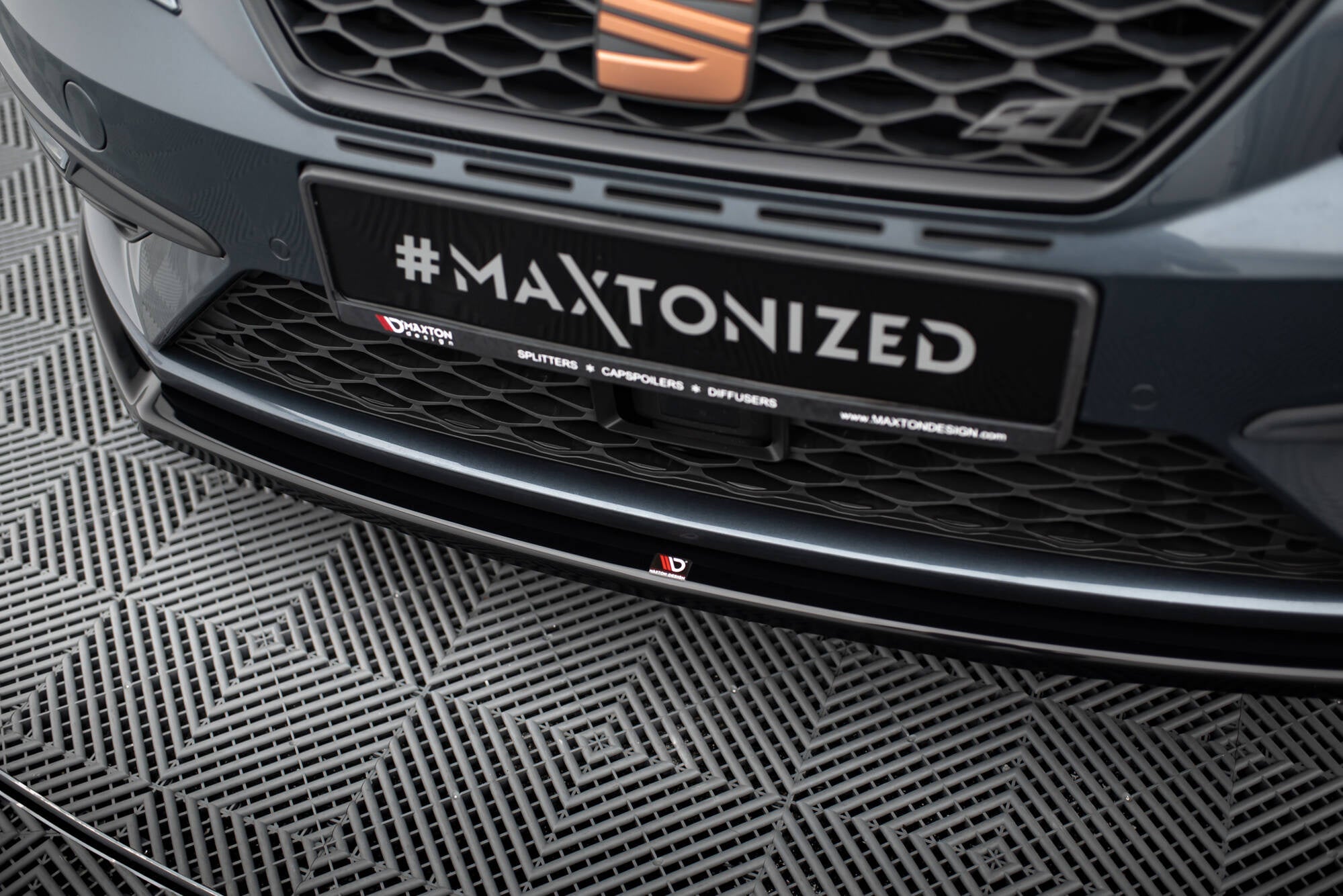 Maxton Design Splitter delantero V.2 para Seat Leon Cupra / FR Mk3 Facelift - imagen 3