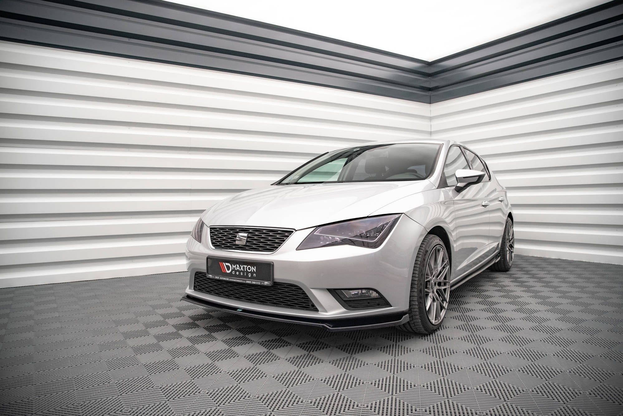 Maxton Design Splitter delantero V.2 para Seat Leon Mk3 - imagen 1