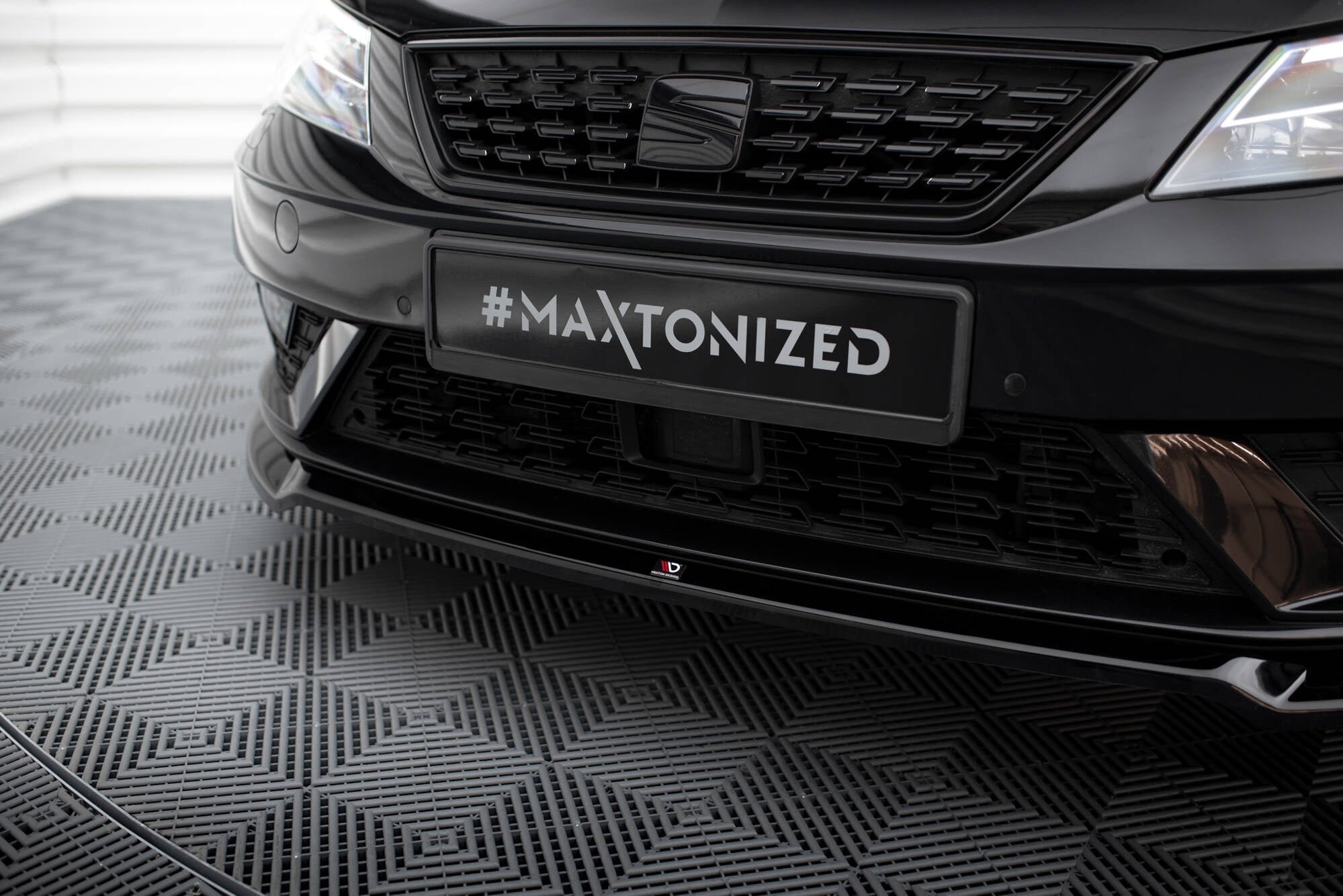 Maxton Design Splitter delantero V.2 para Seat Leon Mk3 Facelift - imagen 3