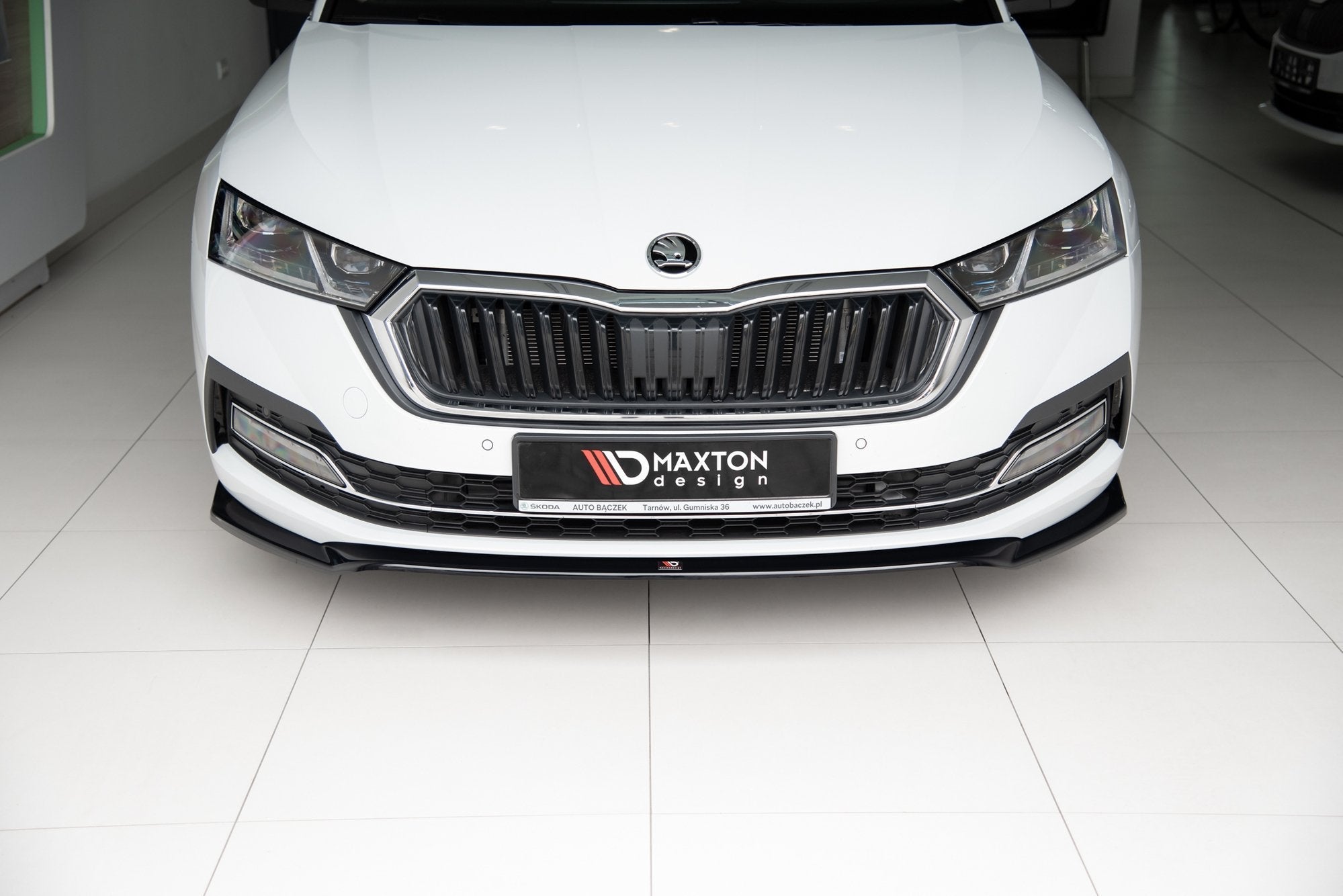 Maxton Design Splitter delantero V.2 para Skoda Octavia Mk4 - imagen 2
