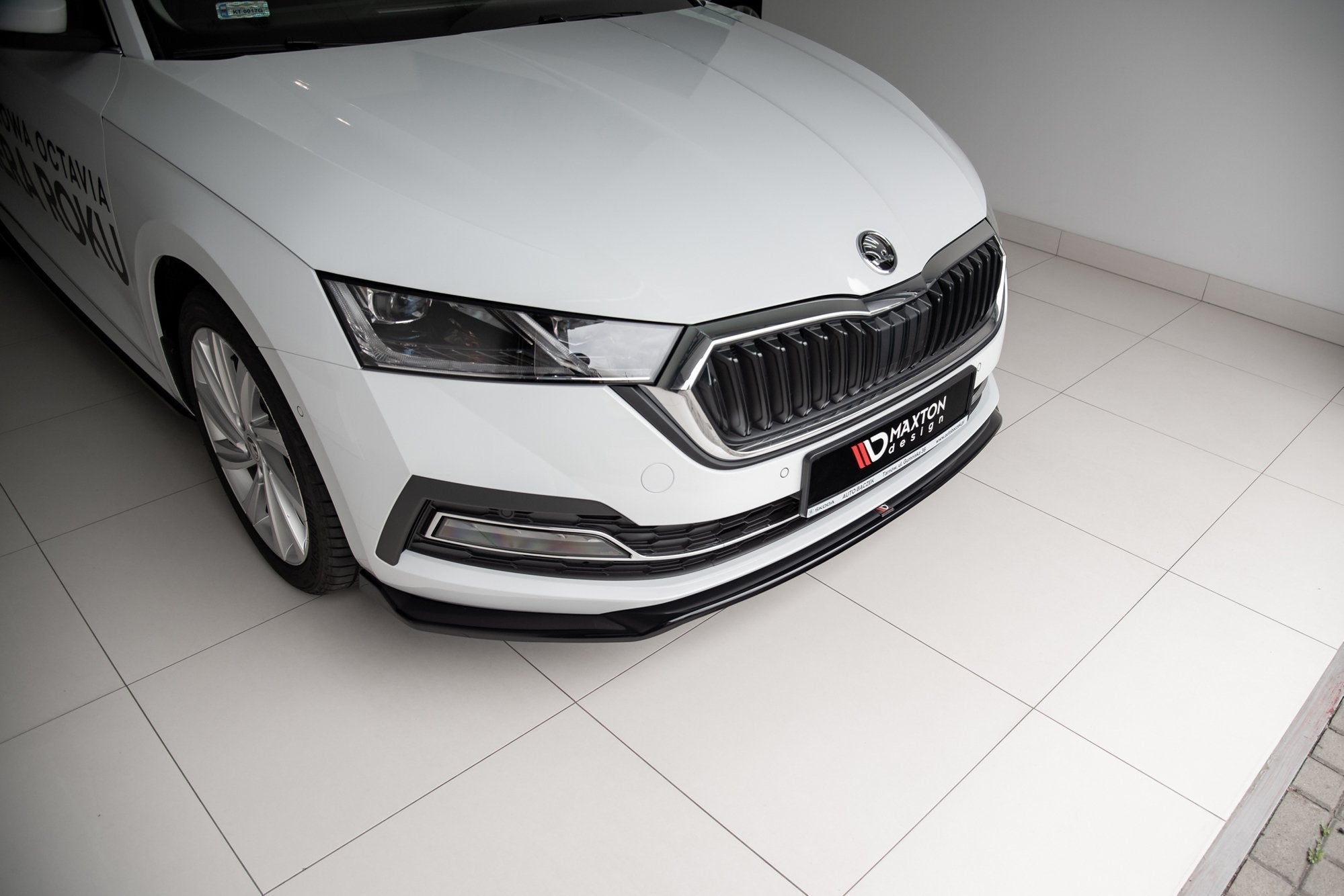 Maxton Design Splitter delantero V.2 para Skoda Octavia Mk4 - imagen 3