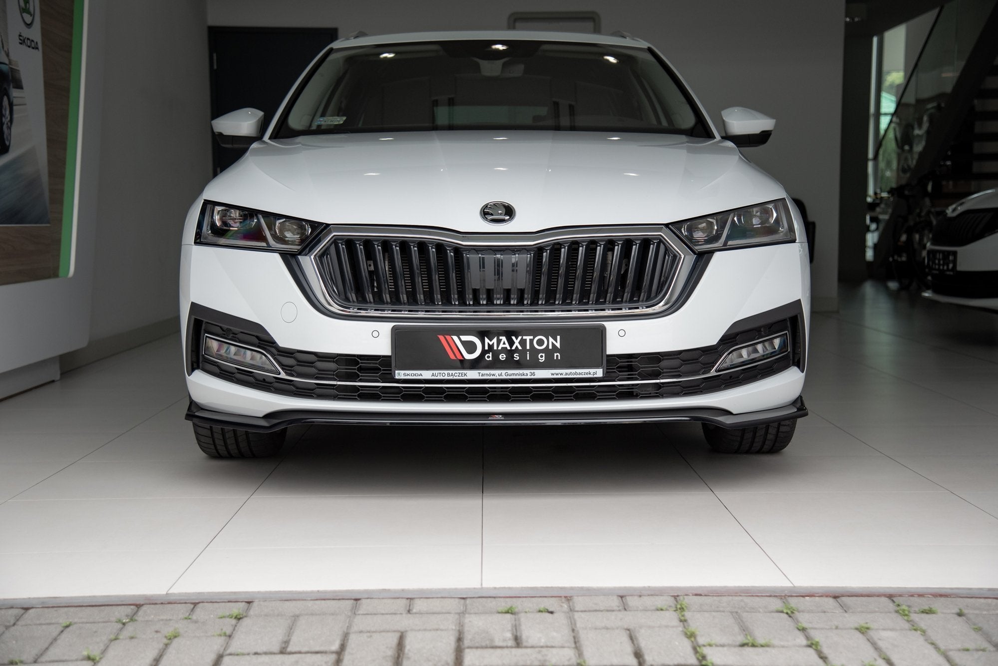 Maxton Design Splitter delantero V.2 para Skoda Octavia Mk4 - imagen 5