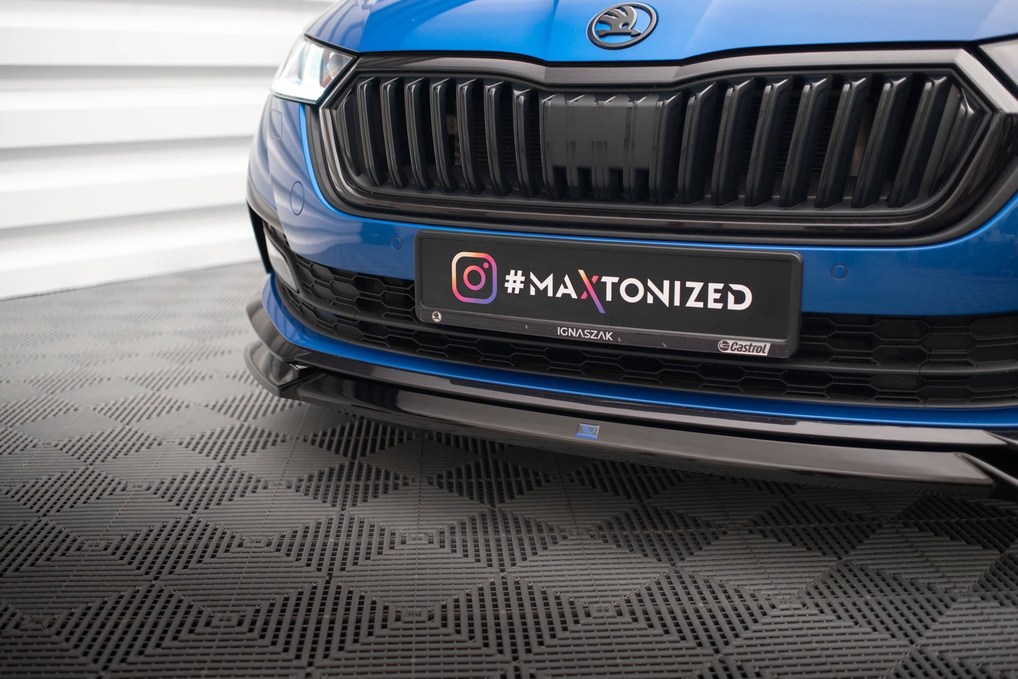 Maxton Design Splitter delantero V.2 para Skoda Octavia Sportline Mk4 - imagen 3