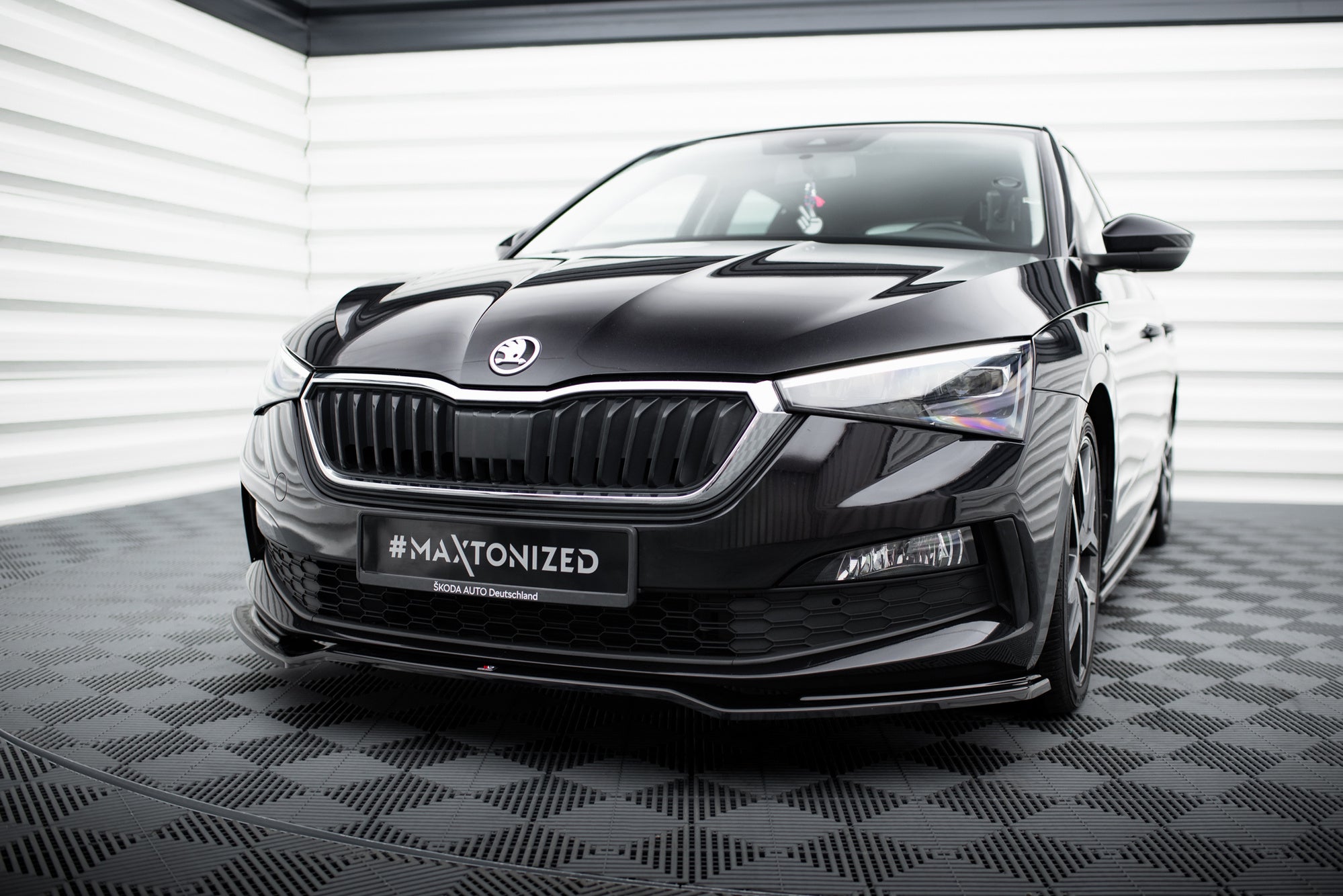 Maxton Design Splitter delantero V.2 para Skoda Scala - imagen 1