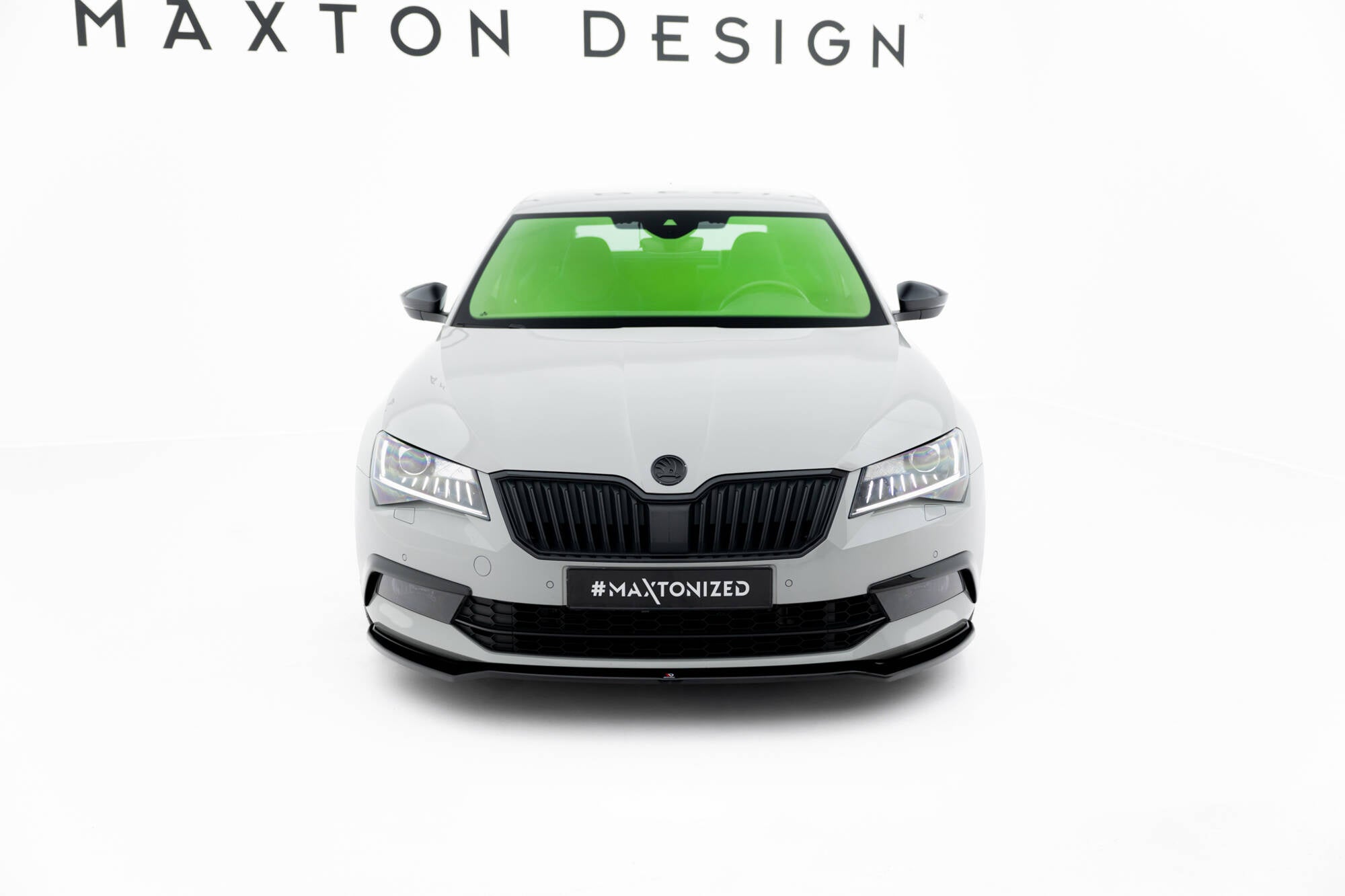 Maxton Design Splitter delantero V.2 para Skoda Superb Liftback / Combi Mk3 - imagen 2