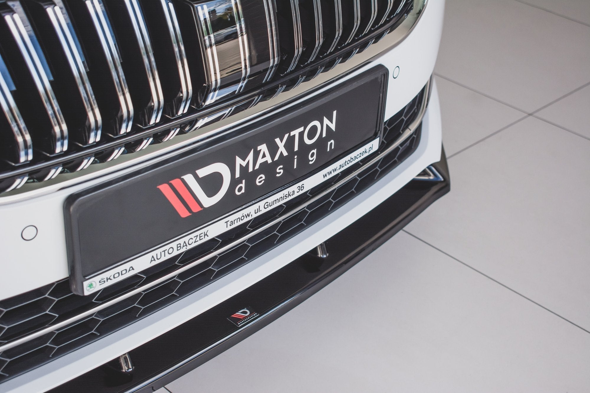 Maxton Design Splitter delantero V.2 para Skoda Superb Liftback / Combi Mk3 Facelift - imagen 3