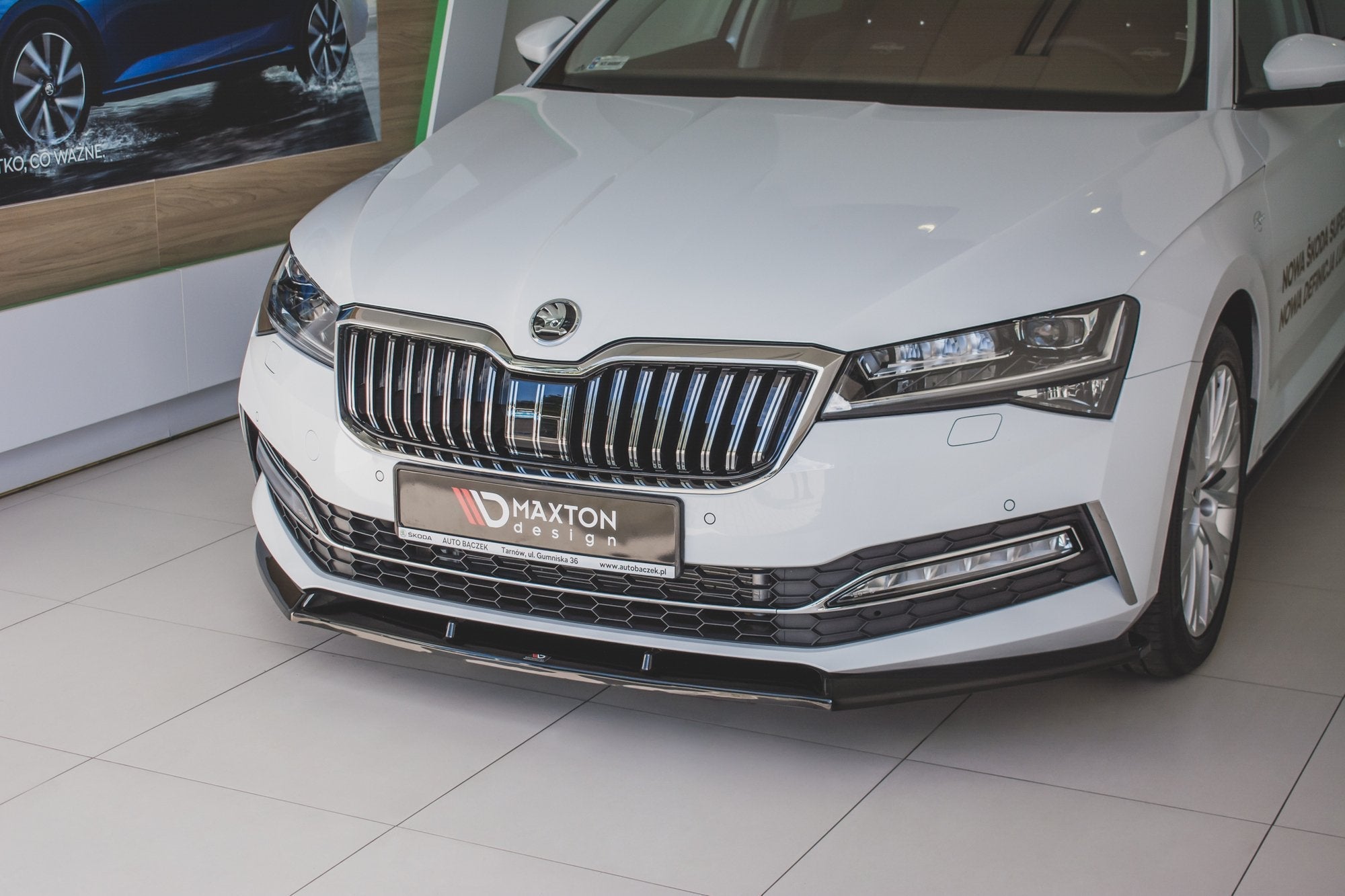 Maxton Design Splitter delantero V.2 para Skoda Superb Liftback / Combi Mk3 Facelift - imagen 2