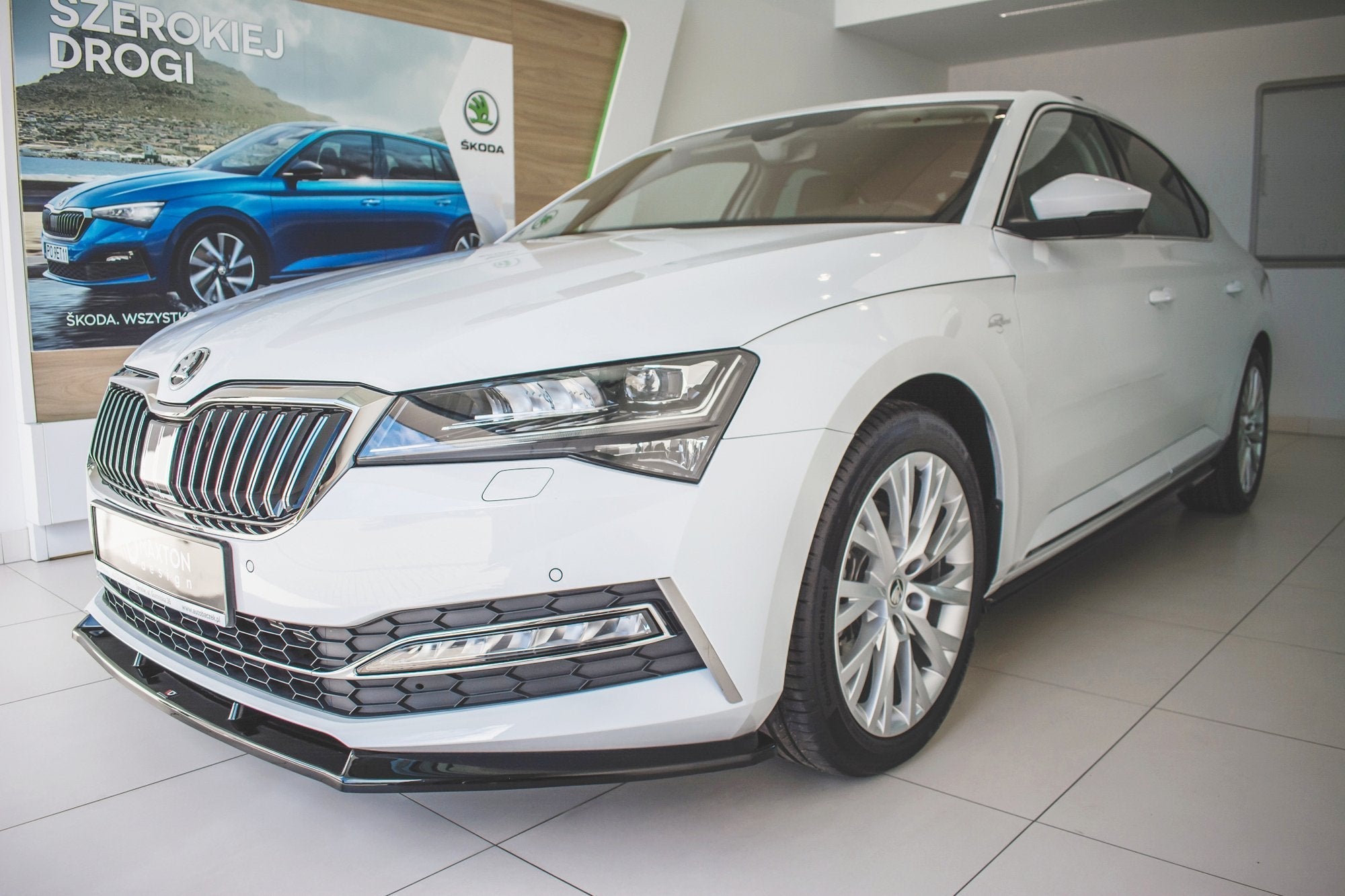 Maxton Design Splitter delantero V.2 para Skoda Superb Liftback / Combi Mk3 Facelift - imagen 4