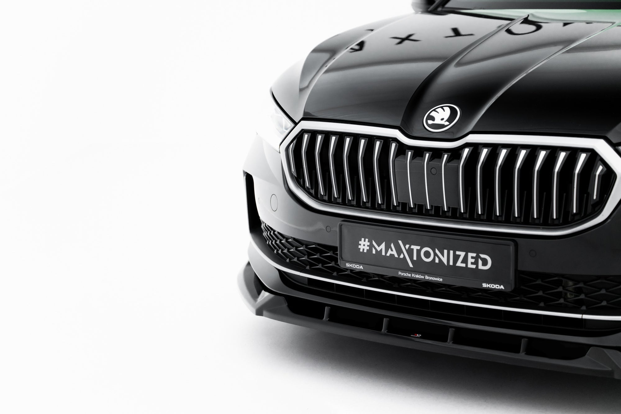Maxton Design Splitter delantero V.2 para Skoda Superb Mk4 - imagen 4