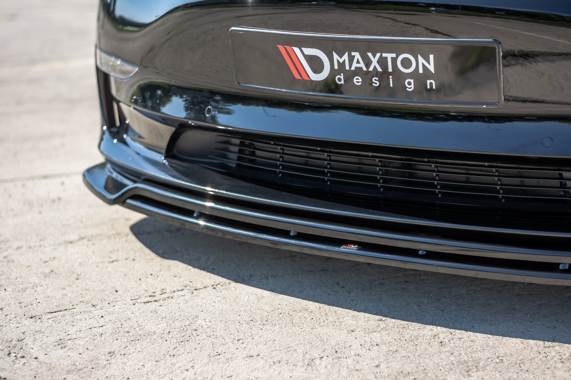 Maxton Design Splitter delantero V.2 para Tesla Model 3 - imagen 3
