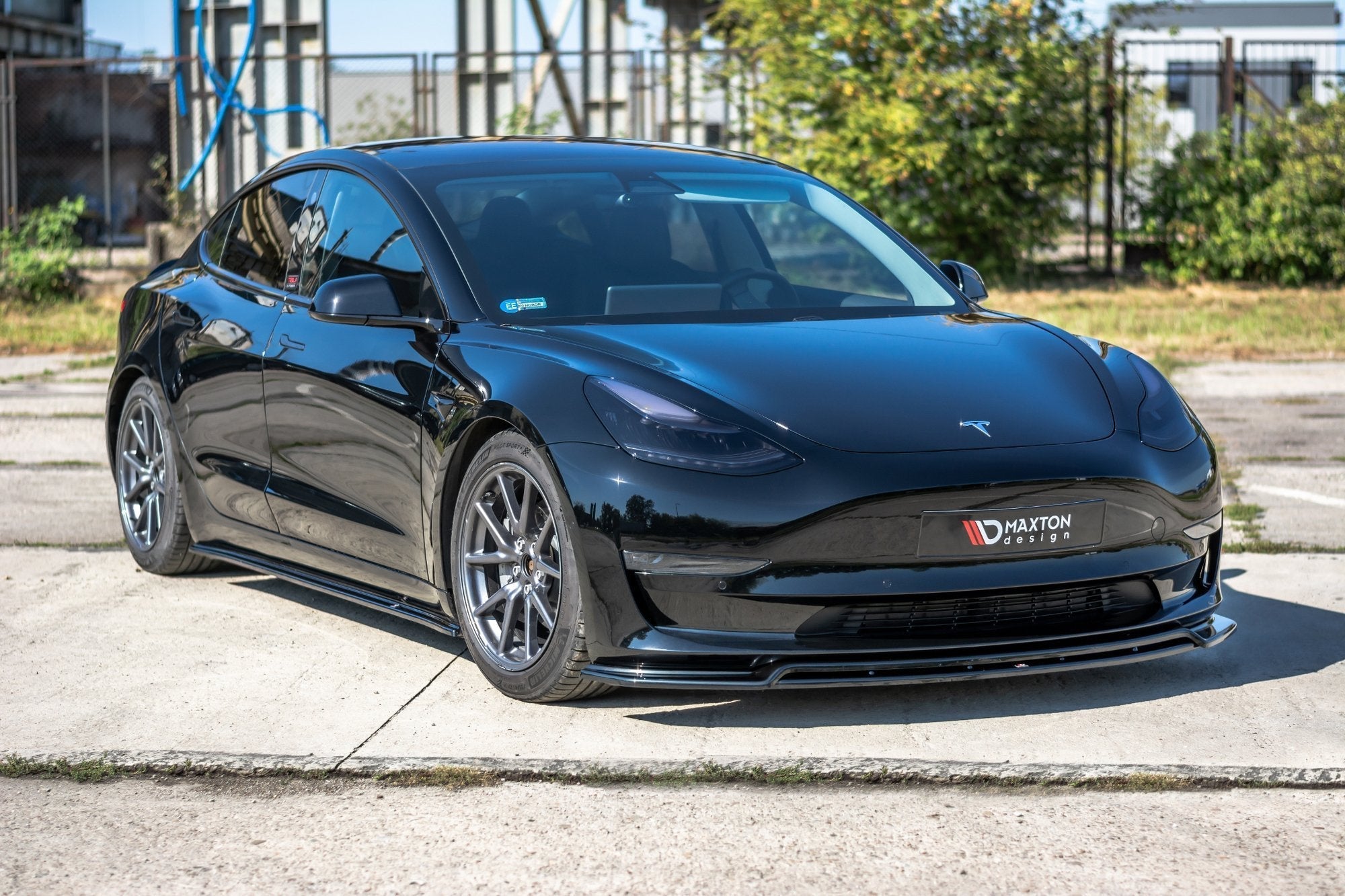 Maxton Design Splitter delantero V.2 para Tesla Model 3 - imagen 2