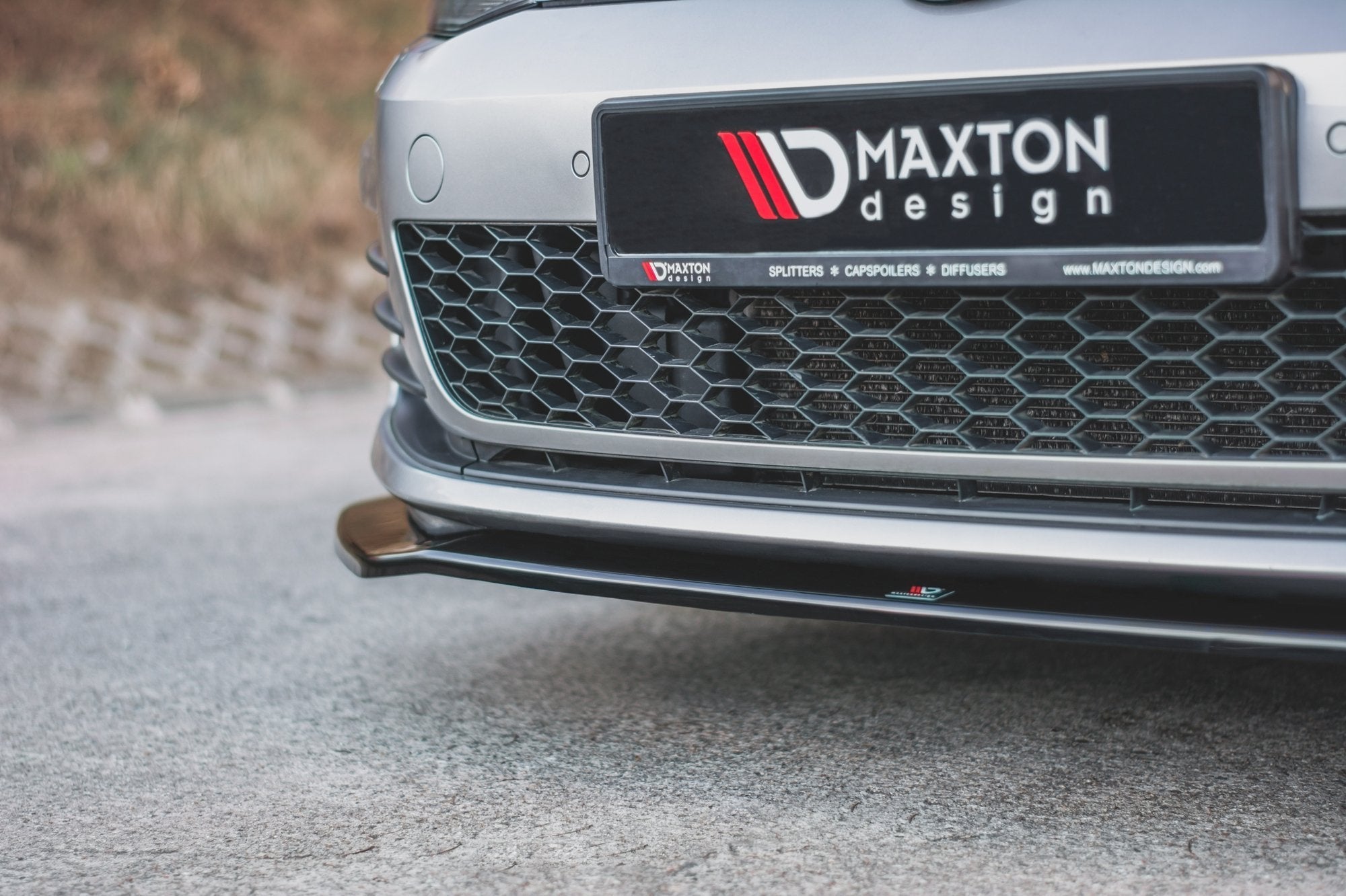 Maxton Design Splitter delantero V.2 para Volkswagen Golf GTI / GTD Mk7 - imagen 3
