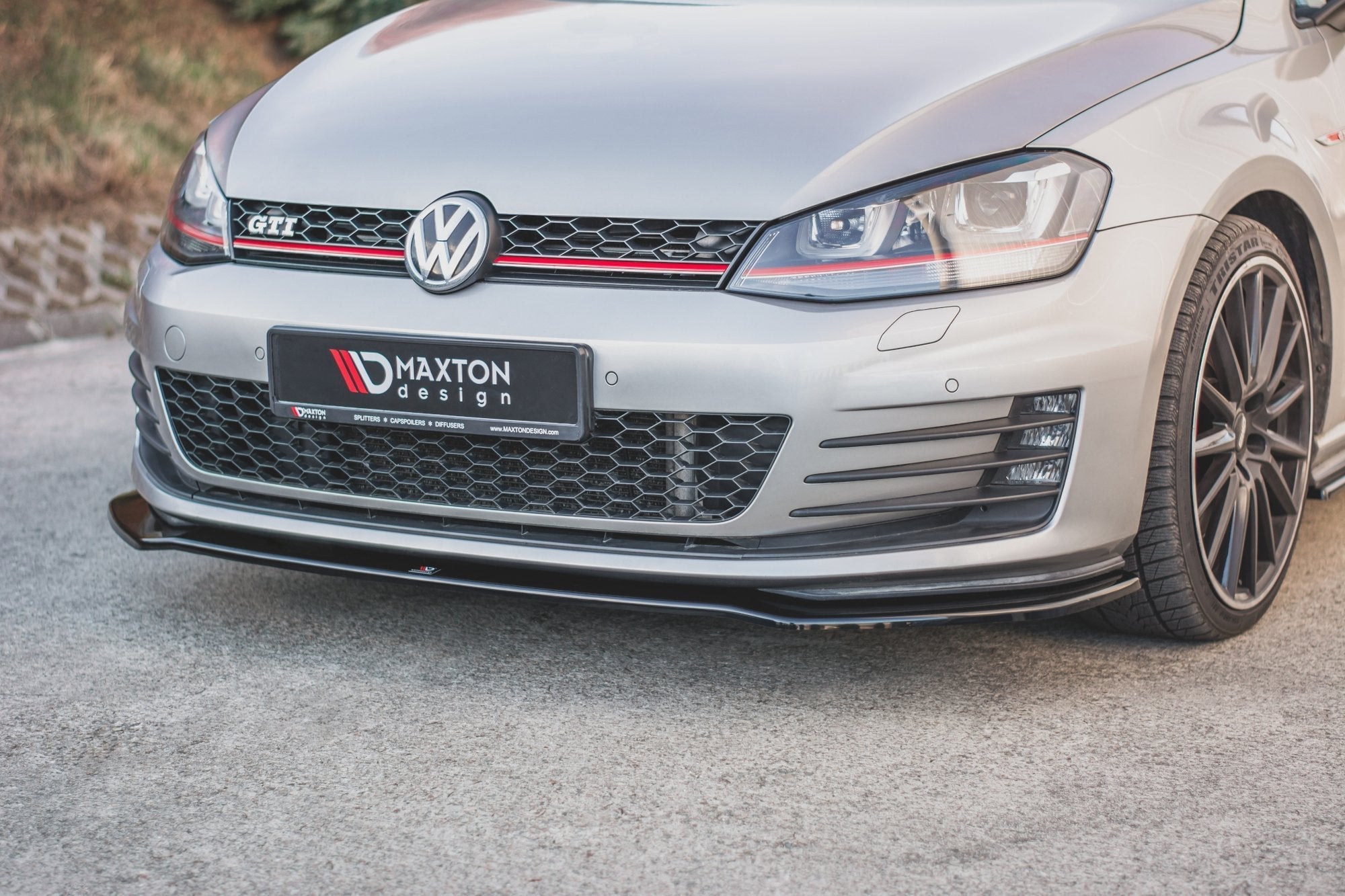 Maxton Design Splitter delantero V.2 para Volkswagen Golf GTI / GTD Mk7 - imagen 1