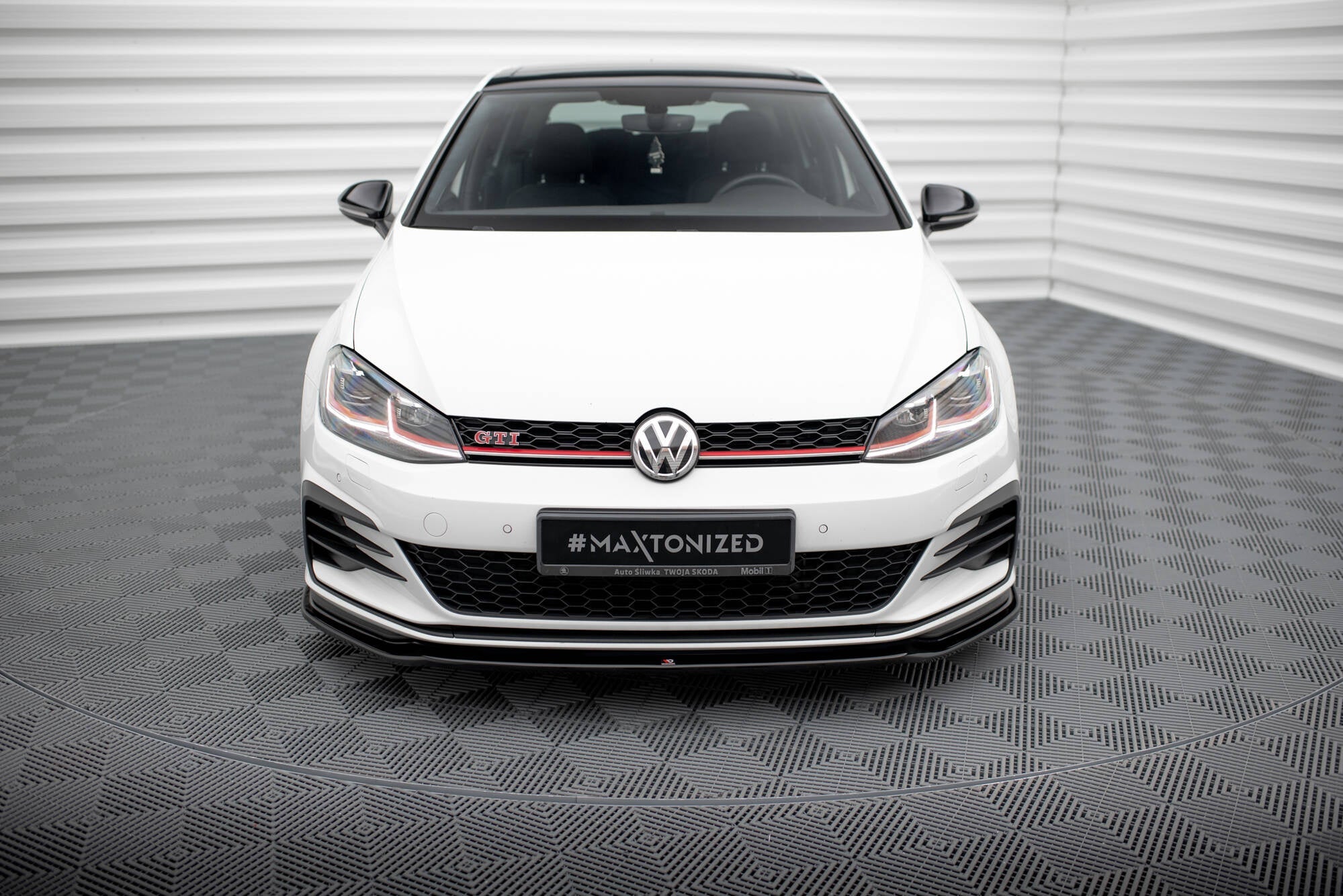 Maxton Design Splitter delantero V.2 para Volkswagen Golf GTI / GTD Mk7 Facelift - imagen 2