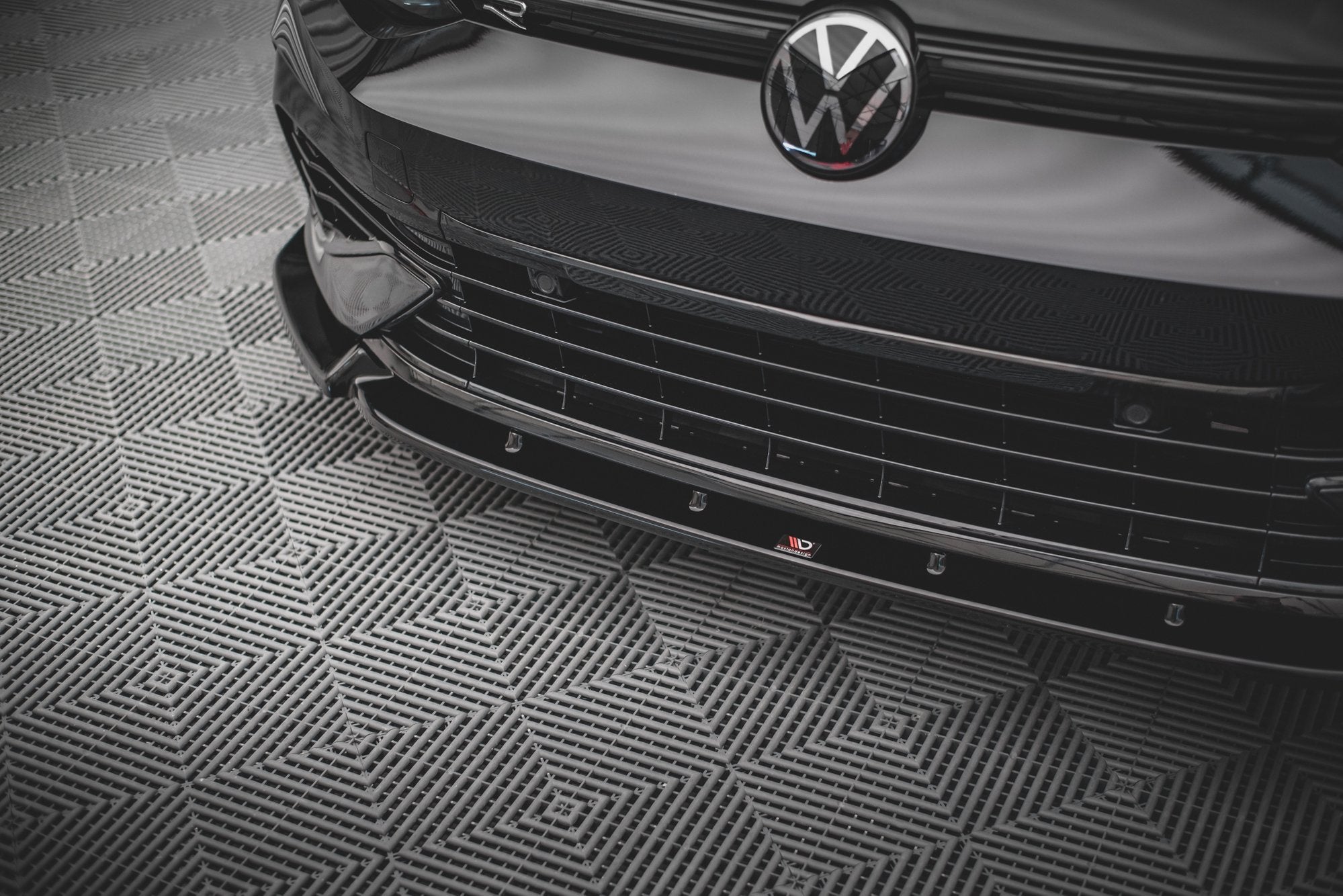 Maxton Design Splitter delantero V.2 para Volkswagen Golf R Hatchback / Variant Mk8 - imagen 3