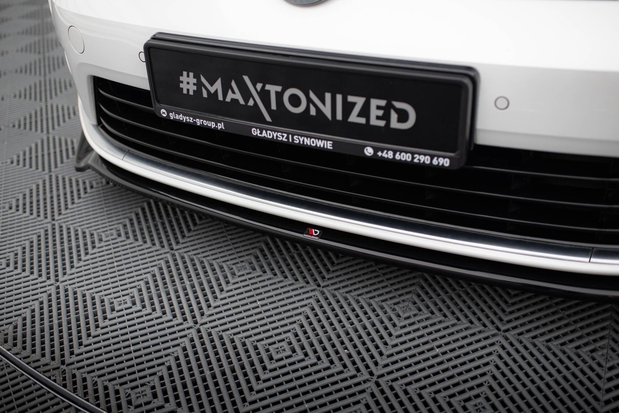 Maxton Design Splitter delantero V.2 para Volkswagen Golf R / R-Line Mk7 - imagen 3