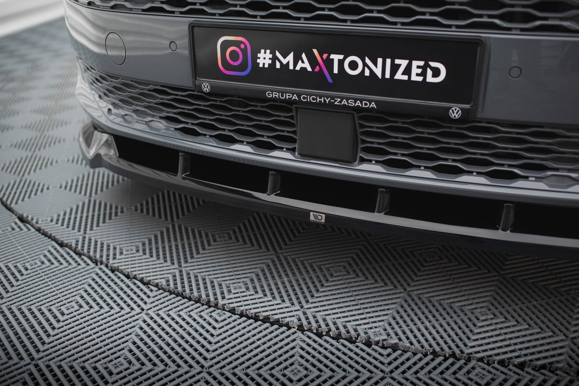 Maxton Design Splitter delantero para Volkswagen Multivan T7 - imagen 3