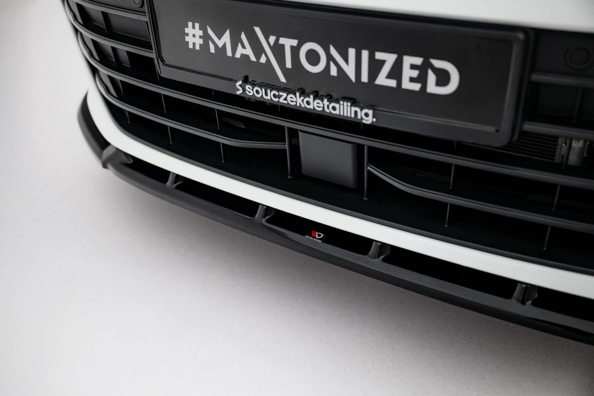 Maxton Design Splitter delantero V.2 para Volkswagen Passat B9 - imagen 3