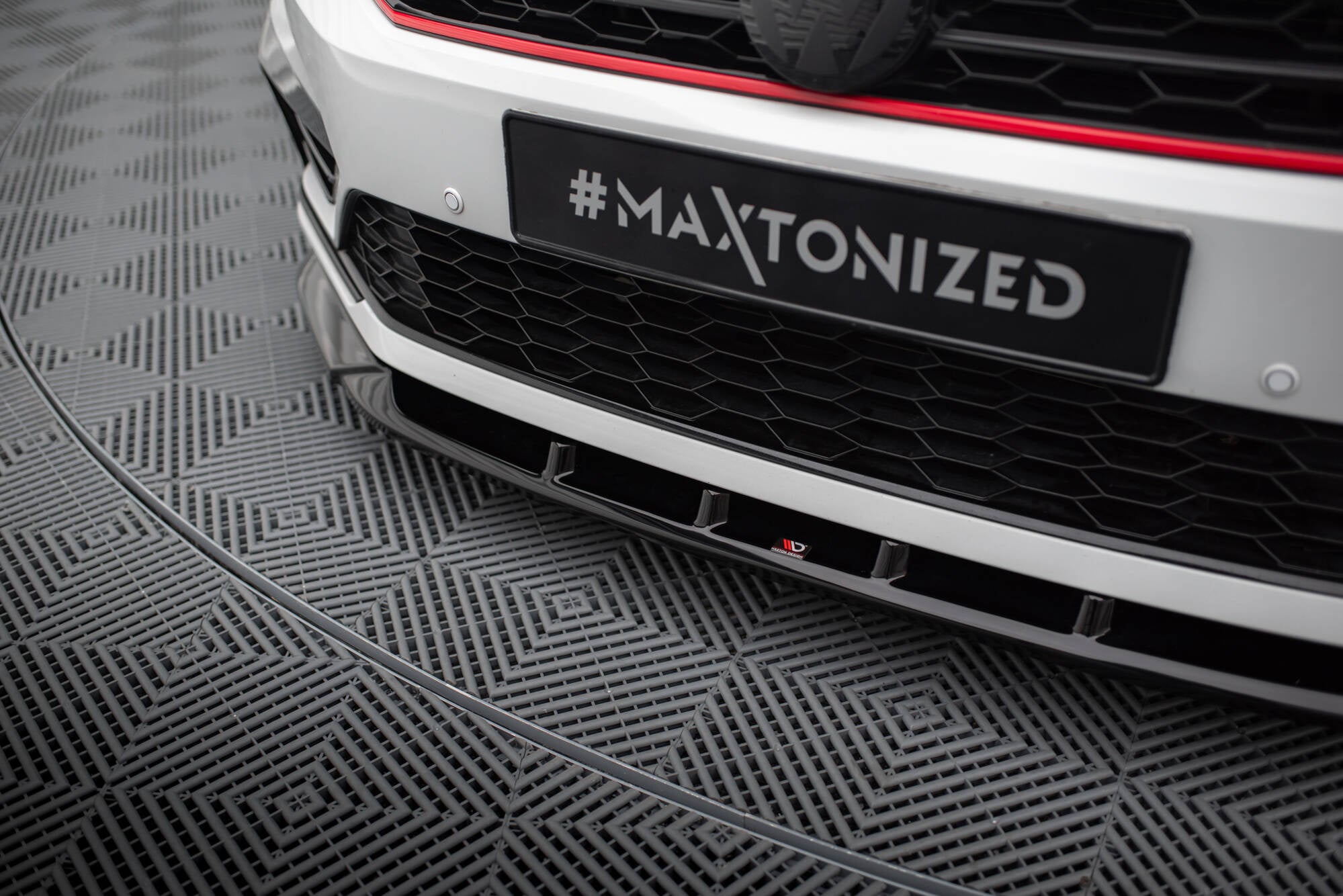 Maxton Design Splitter delantero V.2 para Volkswagen Passat GT B8 Facelift USA - imagen 3