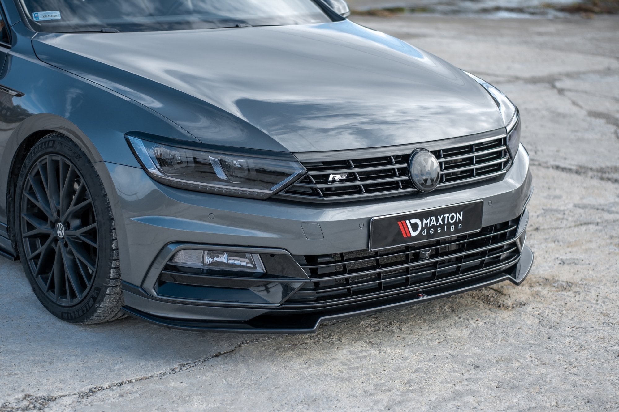 Maxton Design Splitter delantero V.2 para Volkswagen Passat R-Line B8 - imagen 3