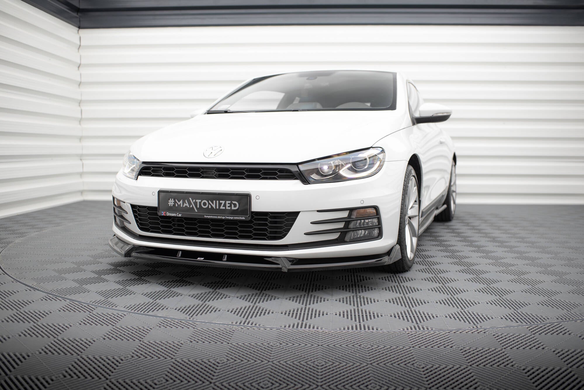Maxton Design Splitter delantero V.2 para Volkswagen Scirocco Mk3 Facelift - imagen 1