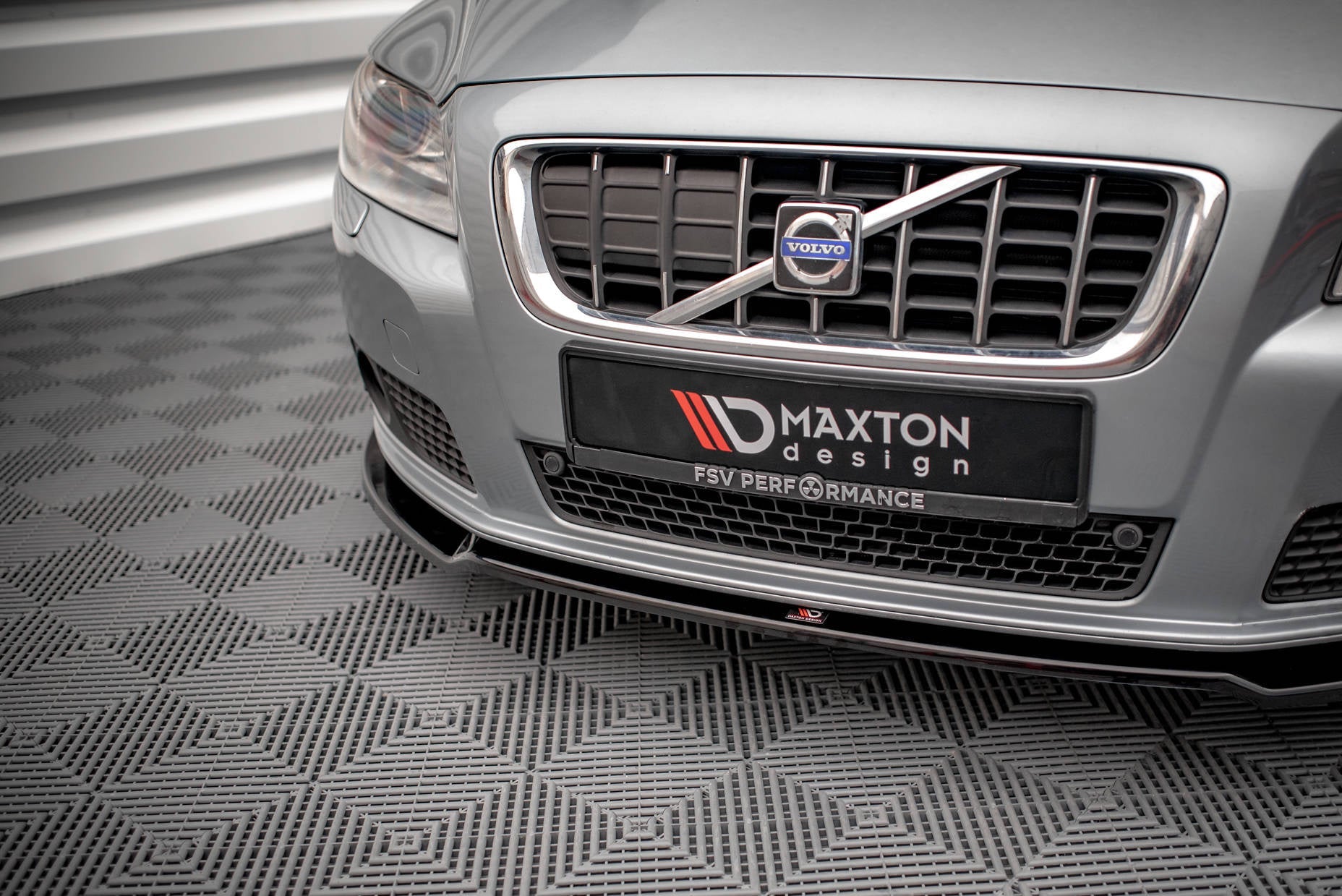 Maxton Design Splitter delantero V.2 para Volvo V70 Mk3 - imagen 3