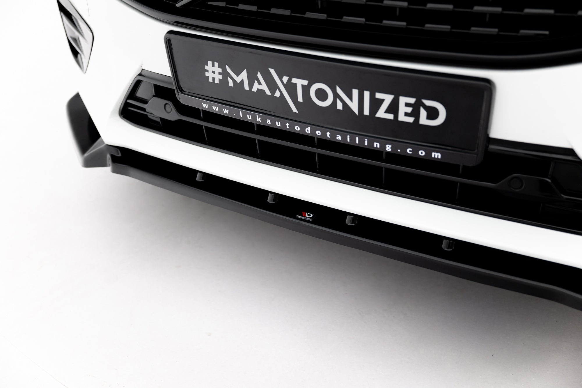 Maxton Design Splitter delantero V.2 para Volvo XC60 Mk2 R-Design - imagen 3