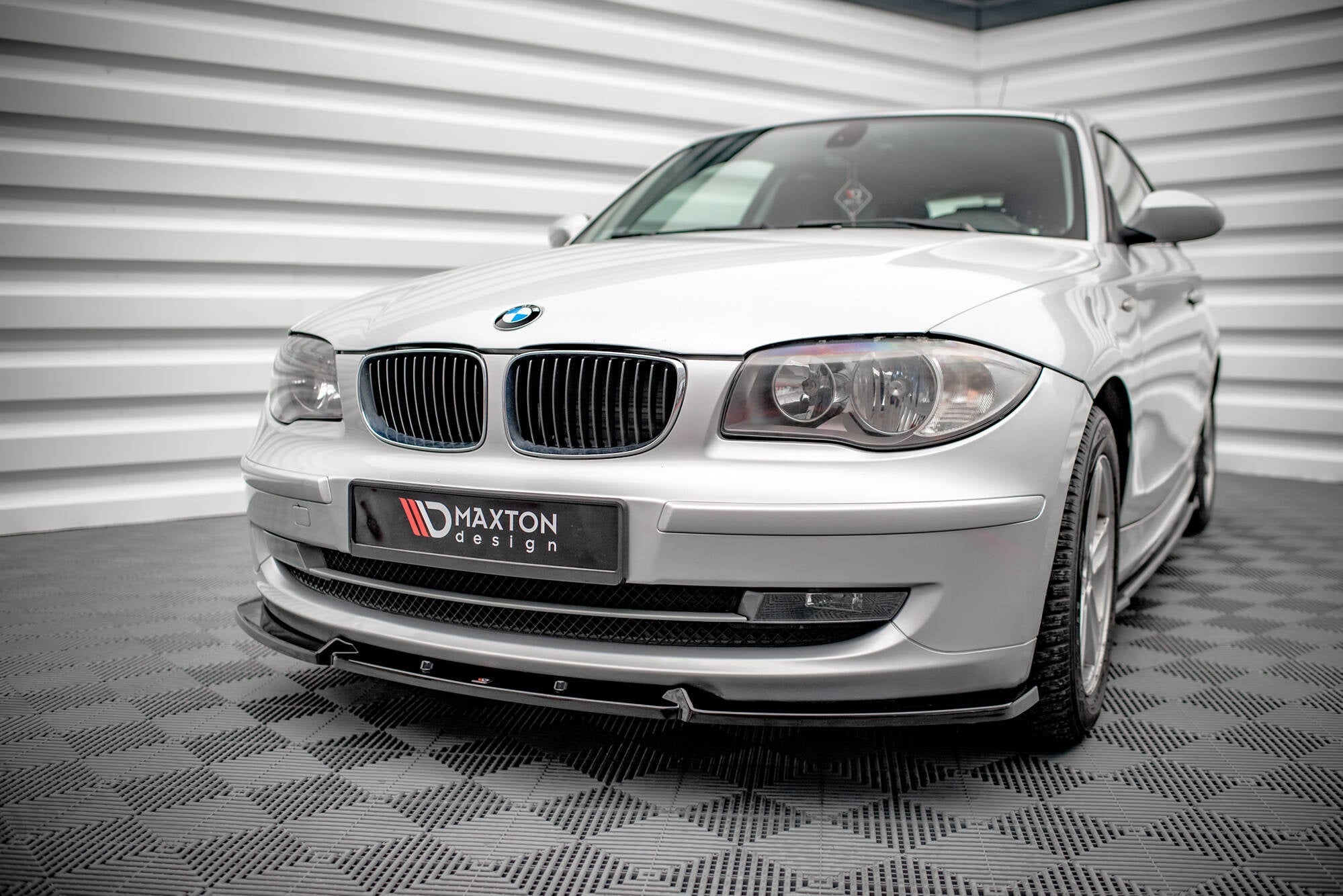 Maxton Design Splitter delantero V.3 para BMW 1 E81 Facelift - imagen 1