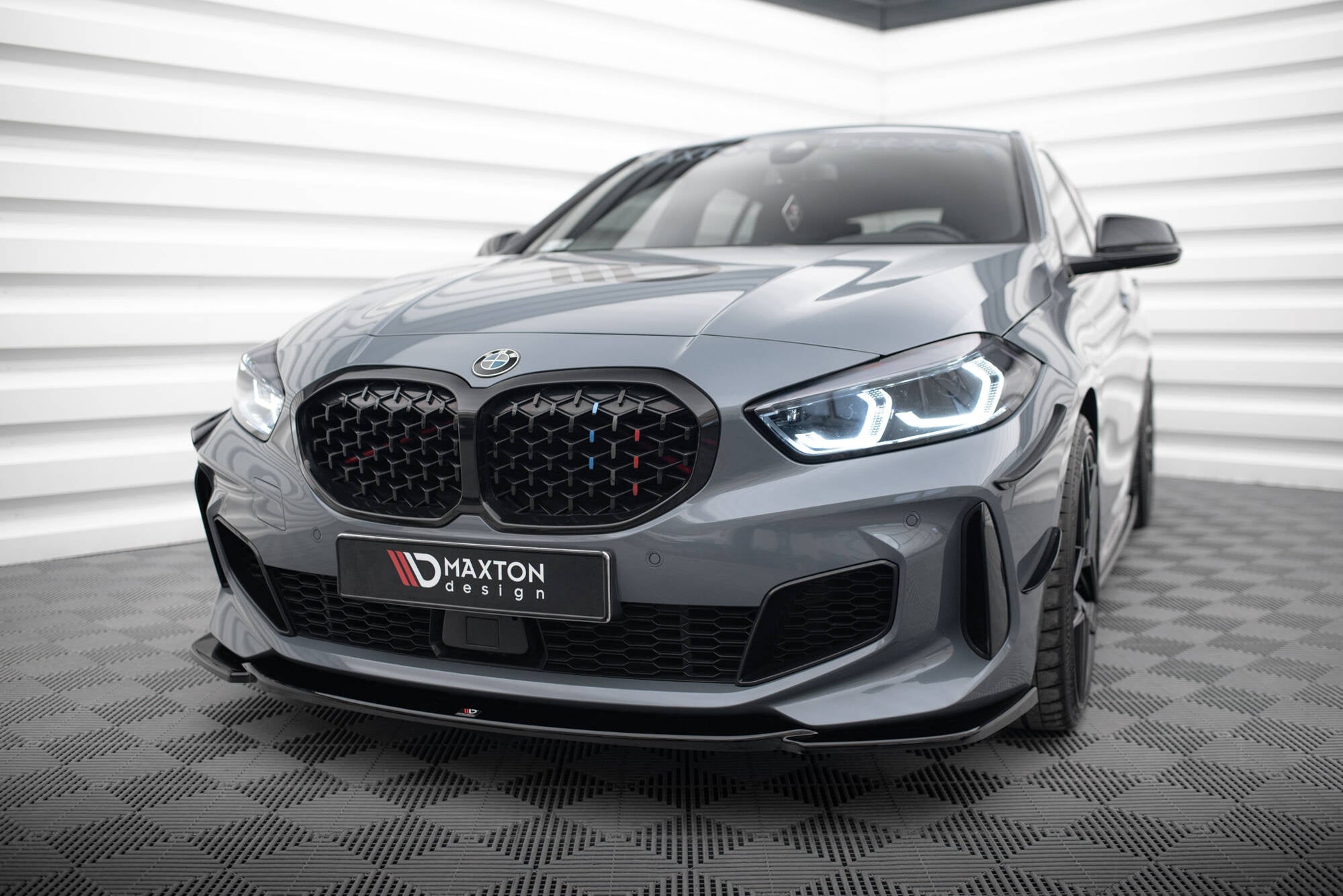 Maxton Design Splitter delantero V.3 para BMW 1 M-Pack/ M135i / 128ti F40 - imagen 1