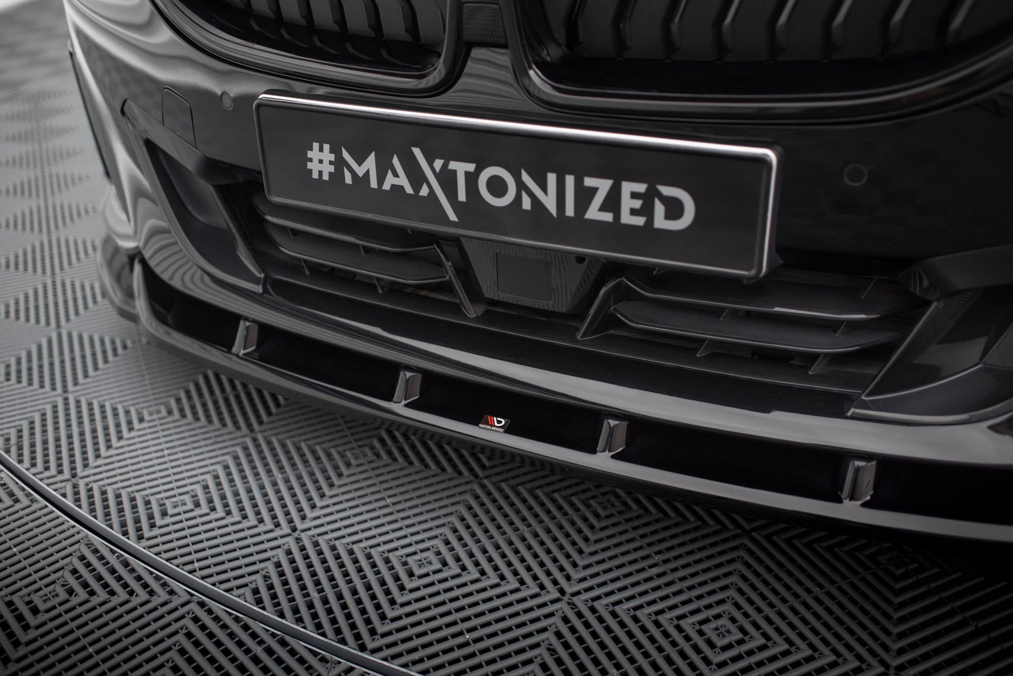Maxton Design Splitter delantero V.3 para BMW 2 Coupe G42 - imagen 3