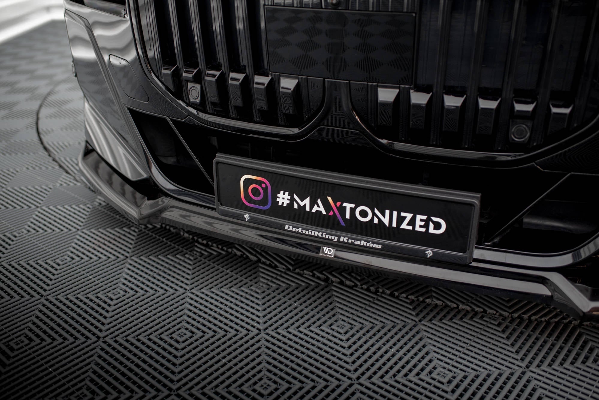 Maxton Design Splitter delantero V.3 para BMW 7 M-Pack / M760e / i7 M-Pack G70 - imagen 3