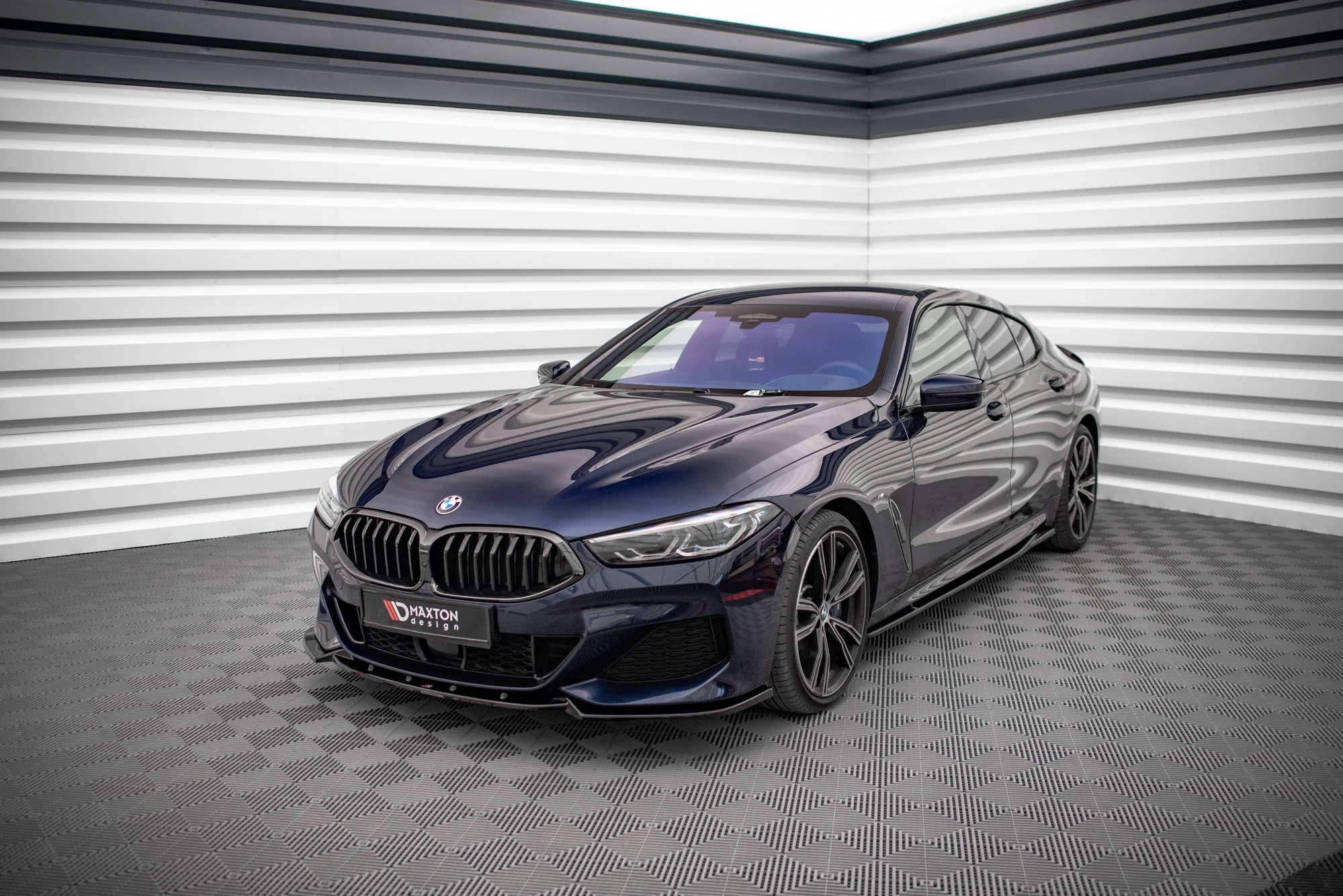 Maxton Design Splitter delantero V.3 para BMW 8 Coupe G15 / 8 Gran Coupe M-pack G16 - imagen 2