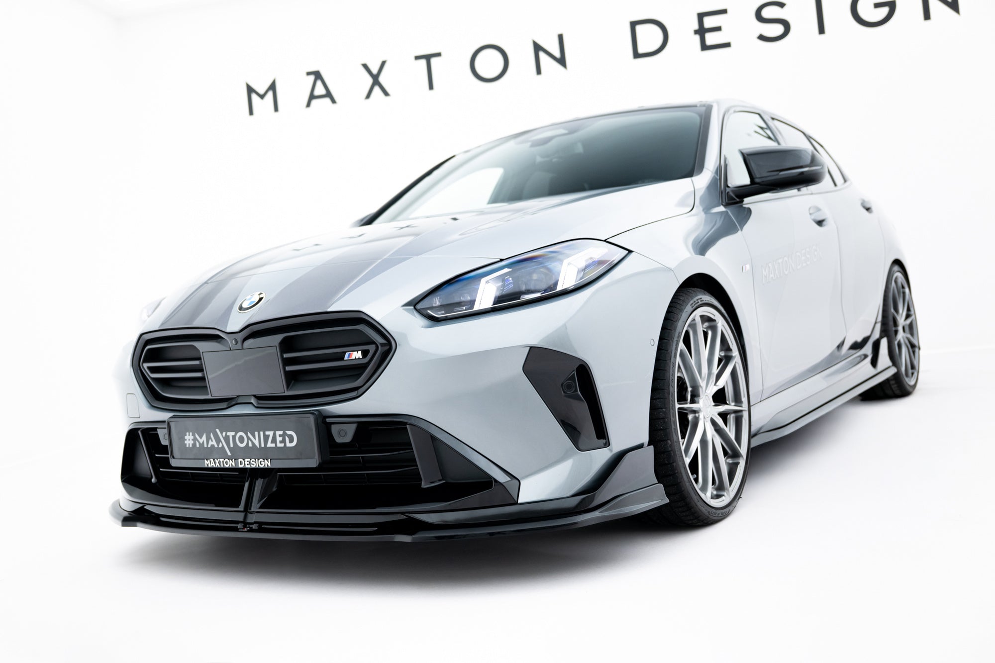 Maxton Design Splitter delantero V.3 para BMW M135i M Performance F70 - imagen 1
