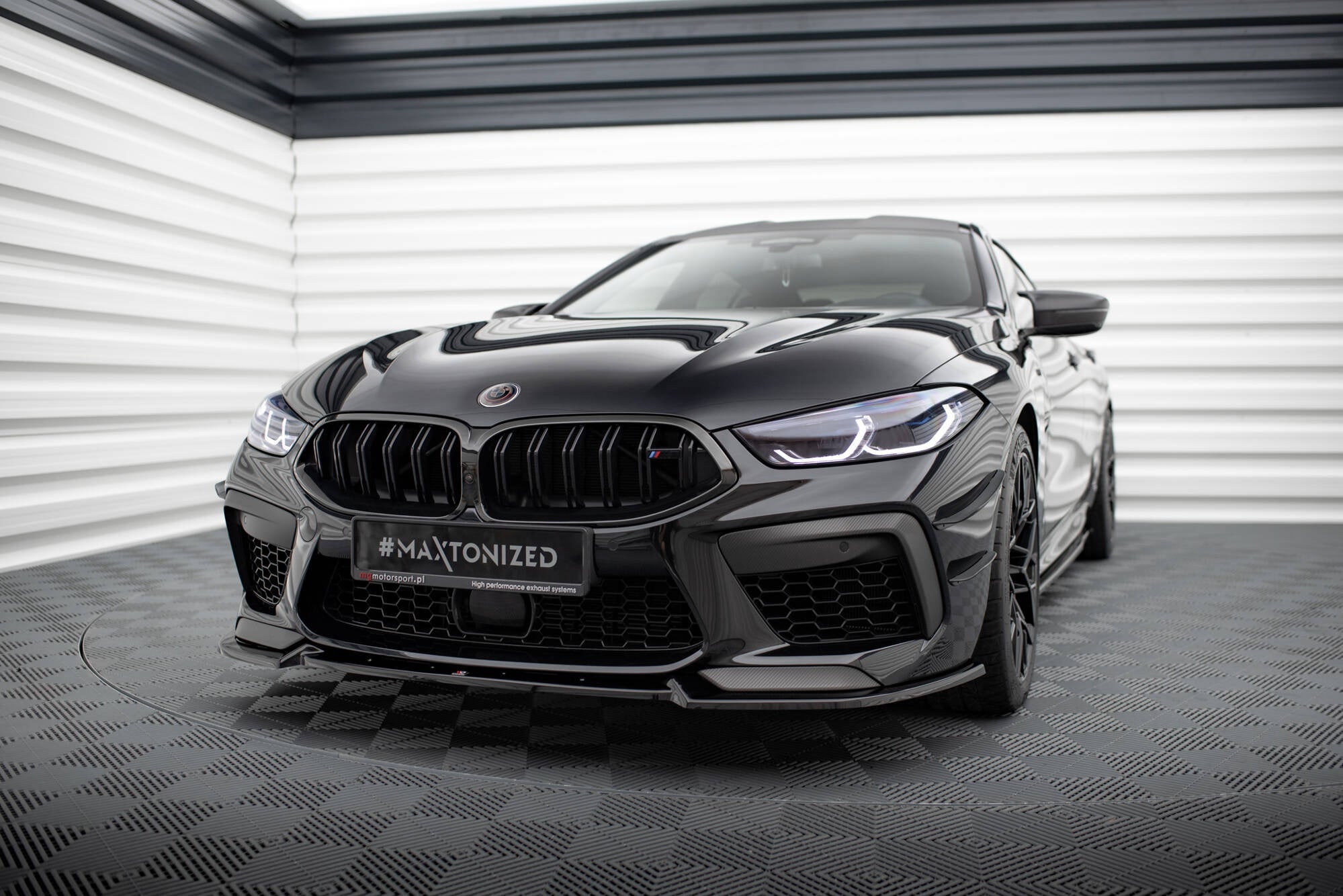 Maxton Design Splitter delantero V.3 para BMW M8 Gran Coupe F93 / Coupe F92 - imagen 1