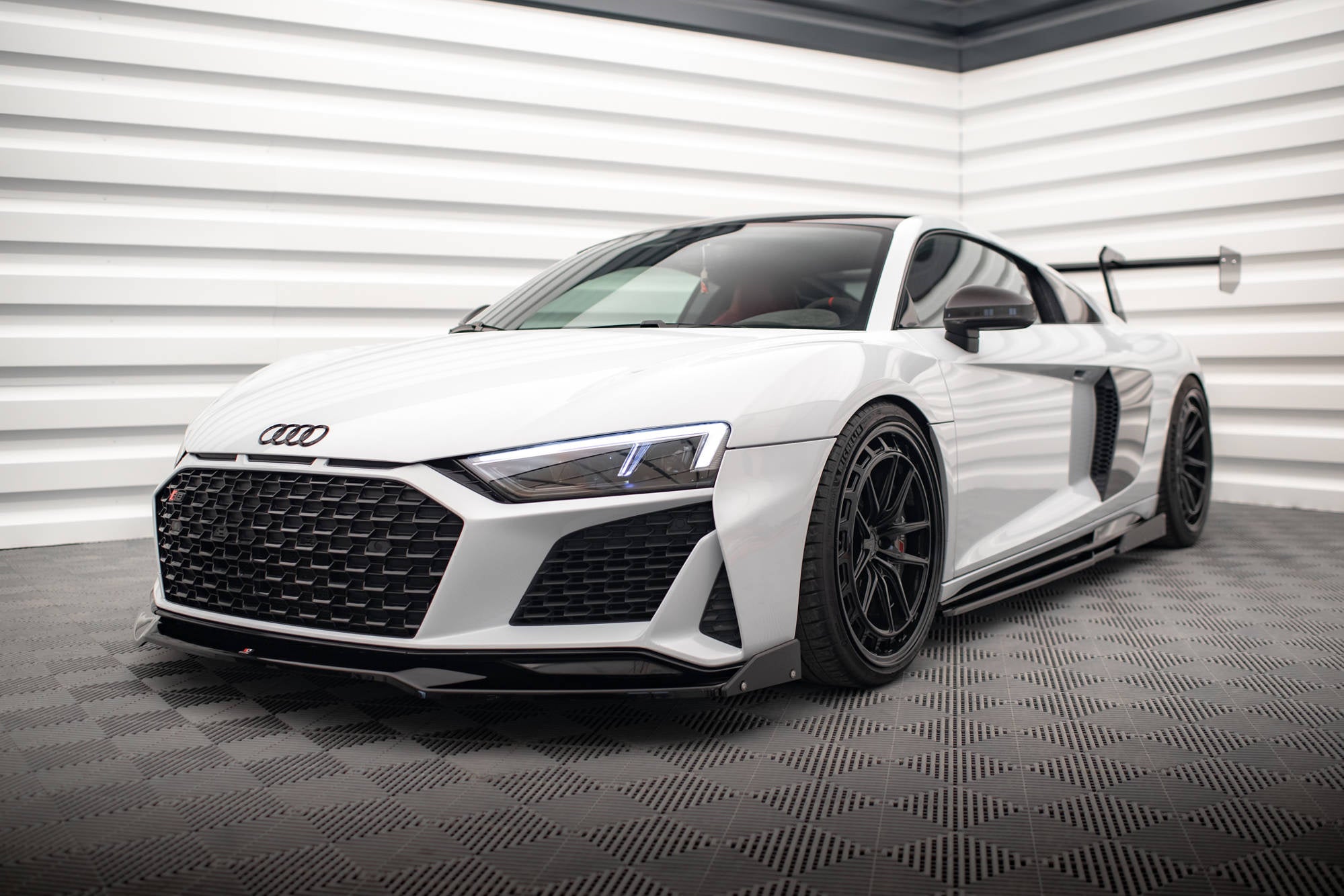 Maxton Design Splitter delantero V.3 + Flaps para Audi R8 Mk2 Facelift - imagen 1