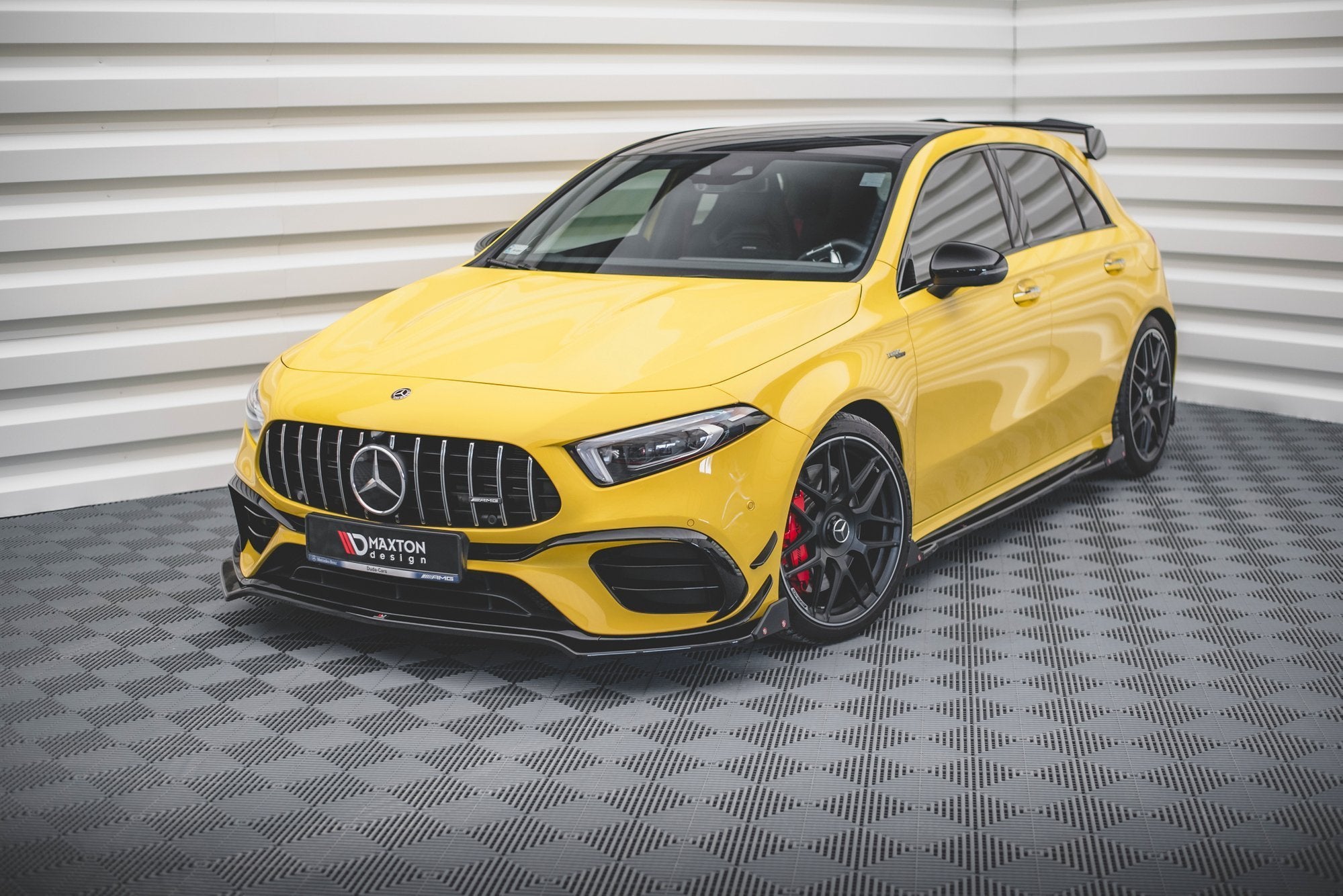 Maxton Design Splitter delantero V.3 + Flaps para Mercedes-AMG A 45 S Aero Pack W177 - imagen 1