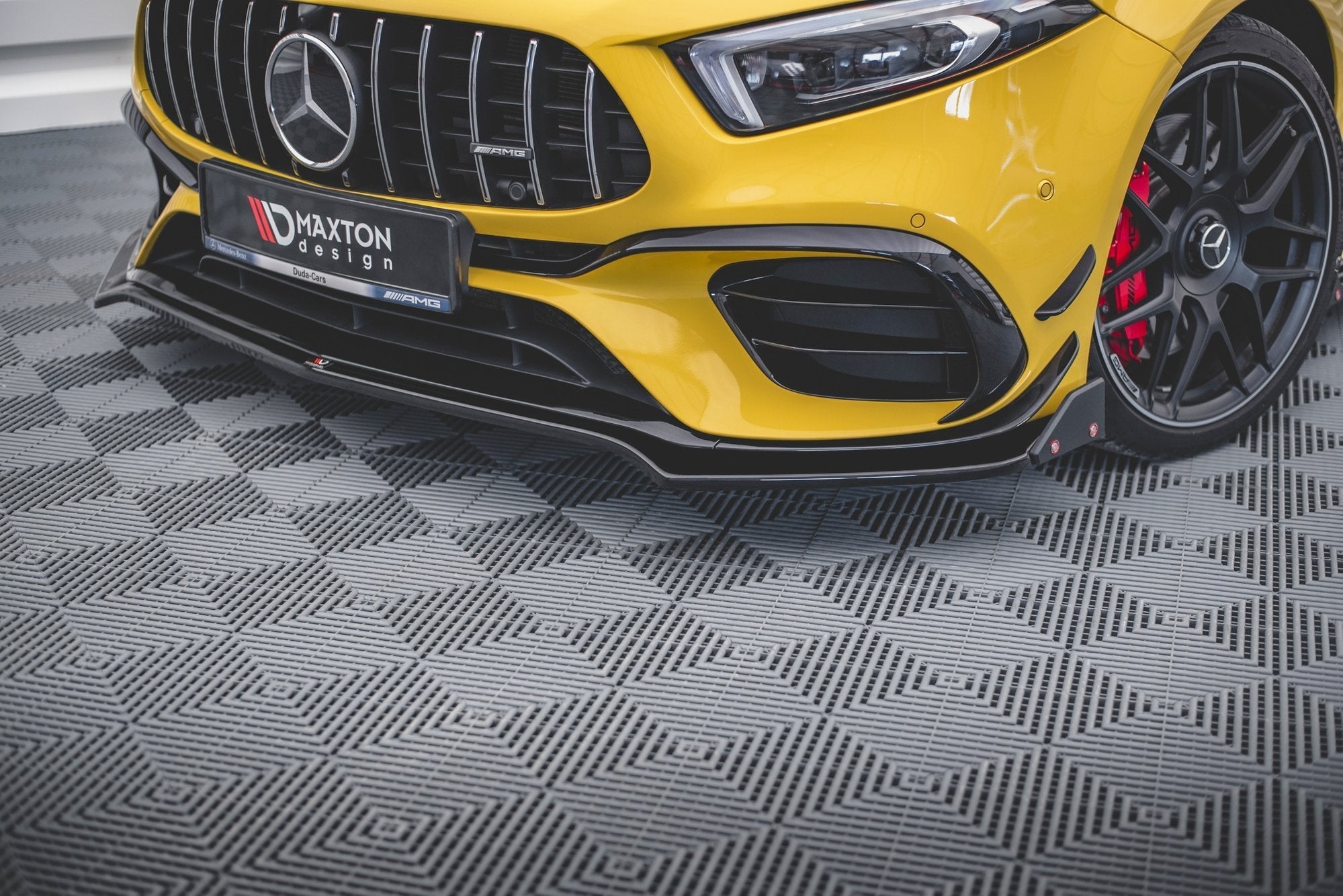 Maxton Design Splitter delantero V.3 + Flaps para Mercedes-AMG A 45 S Aero Pack W177 - imagen 2