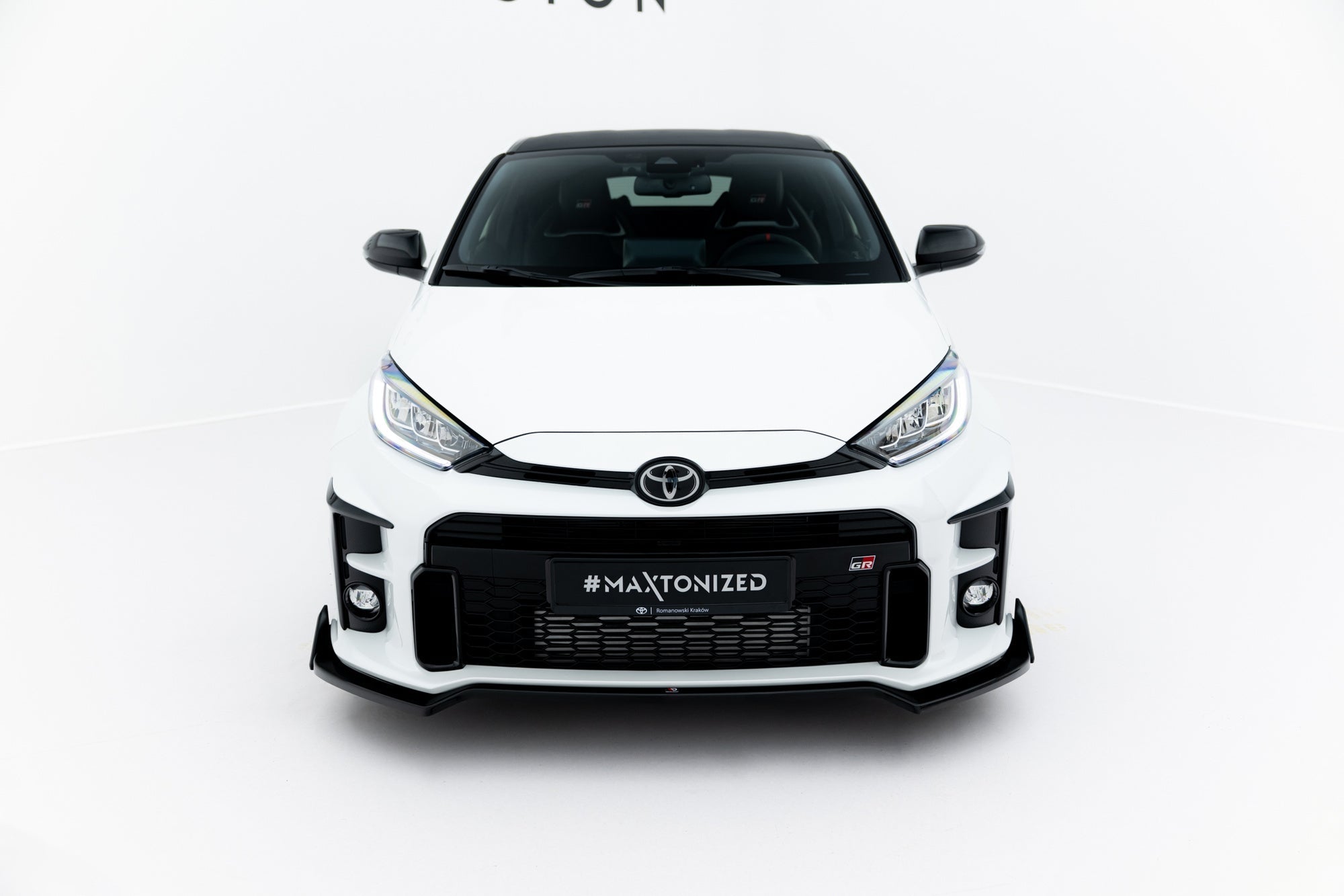 Maxton Design Splitter delantero V.3 + Flaps para Toyota GR Yaris Mk4 - imagen 2