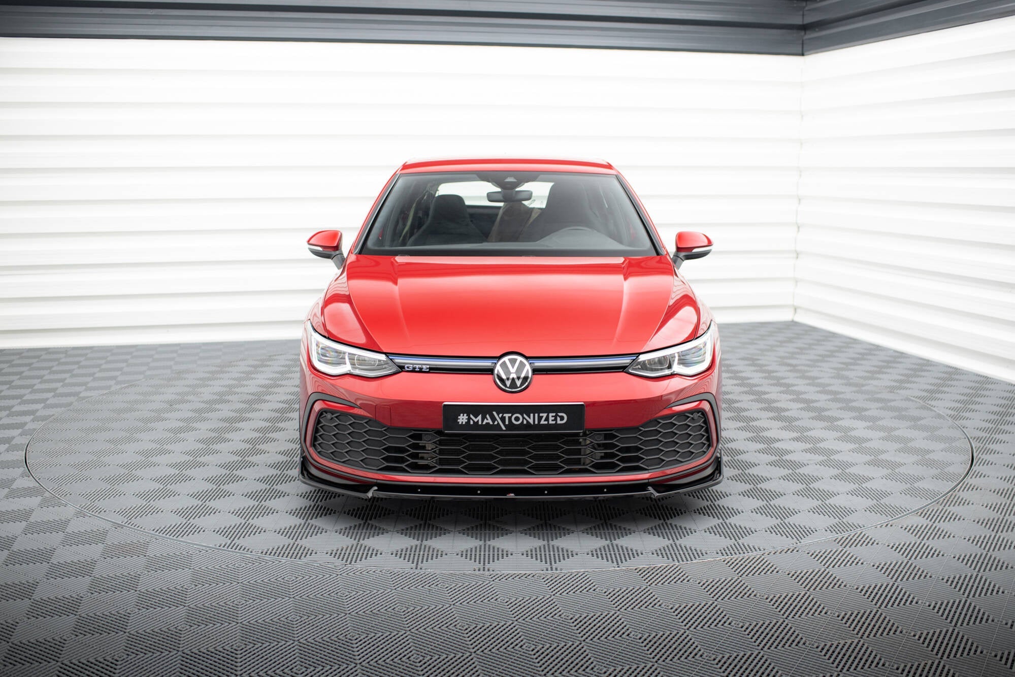 Maxton Design Splitter delantero V.3 + Flaps para Volkswagen Golf GTI / GTE / GTD / R-Line Mk8 - imagen 2