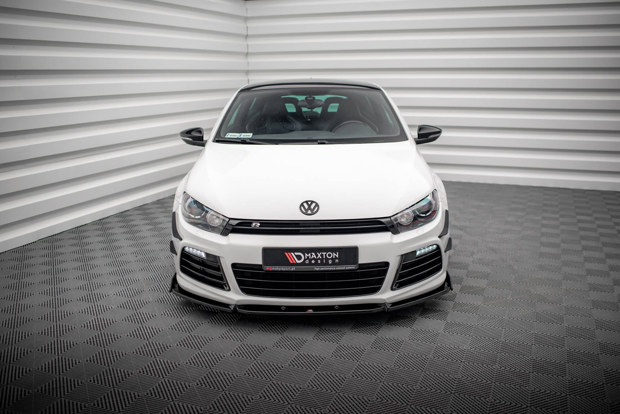 Maxton Design Splitter delantero V.3 + Flaps para Volkswagen Scirocco R Mk3 - imagen 2