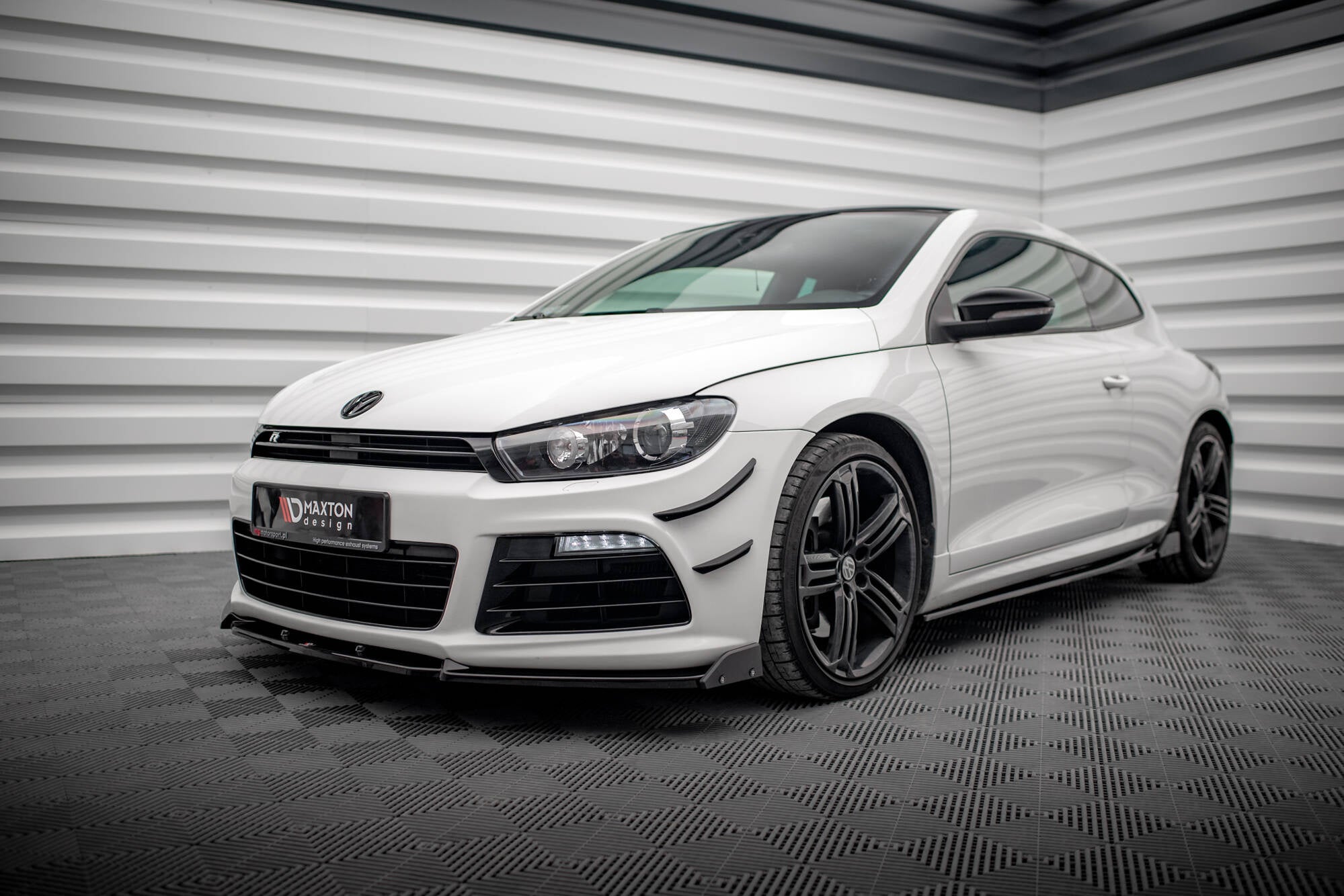 Maxton Design Splitter delantero V.3 + Flaps para Volkswagen Scirocco R Mk3 - imagen 3