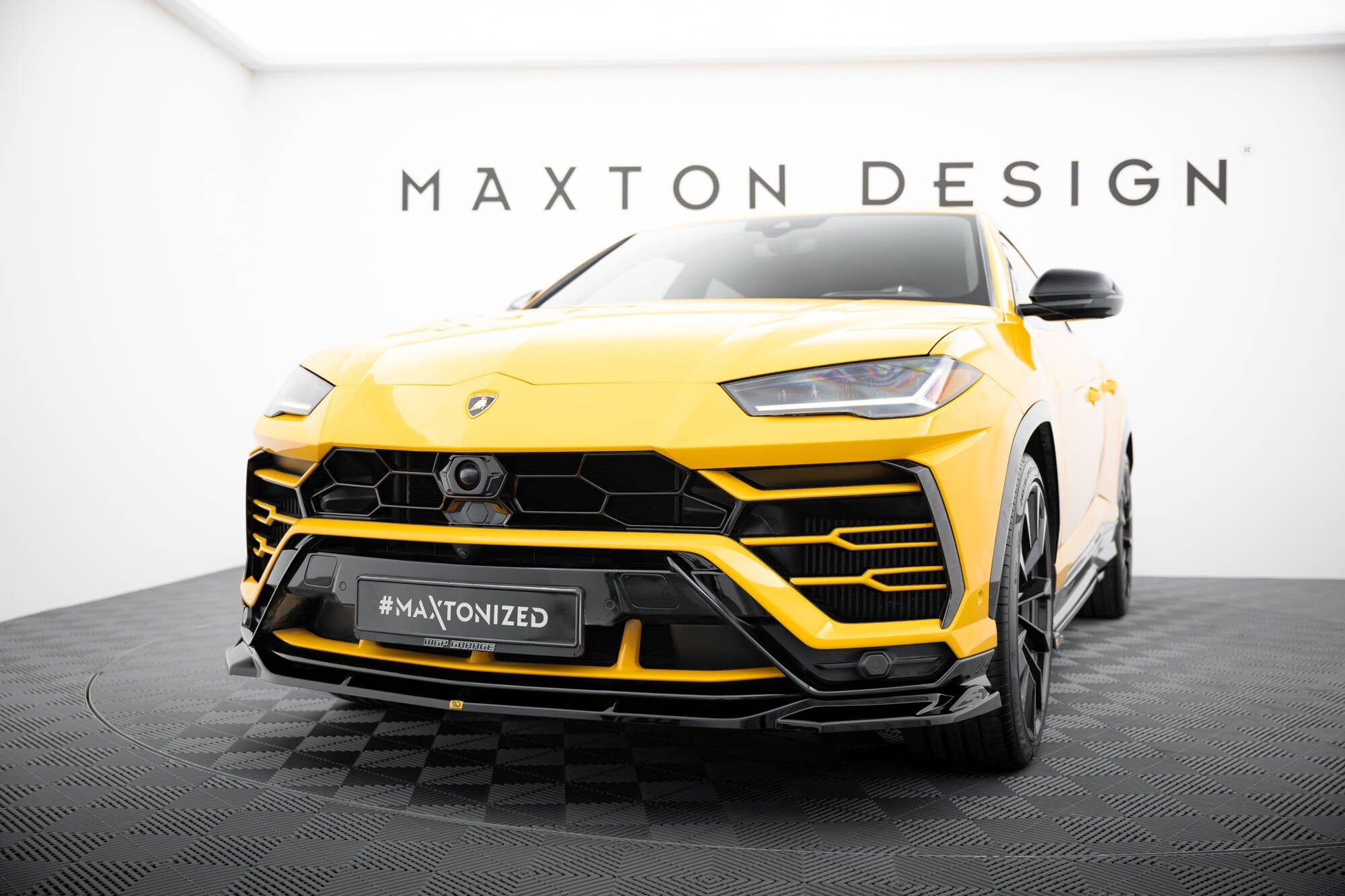 Maxton Design Splitter delantero V.3 para Lamborghini Urus Mk1 - imagen 1