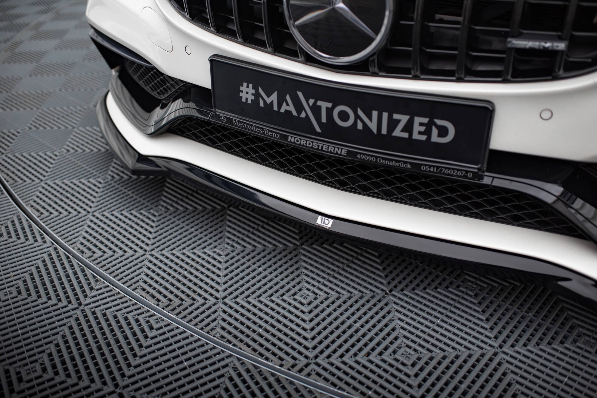 Maxton Design Splitter delantero V.3 para Mercedes-AMG C63 Sedan / Estate W205 / S205 - imagen 3