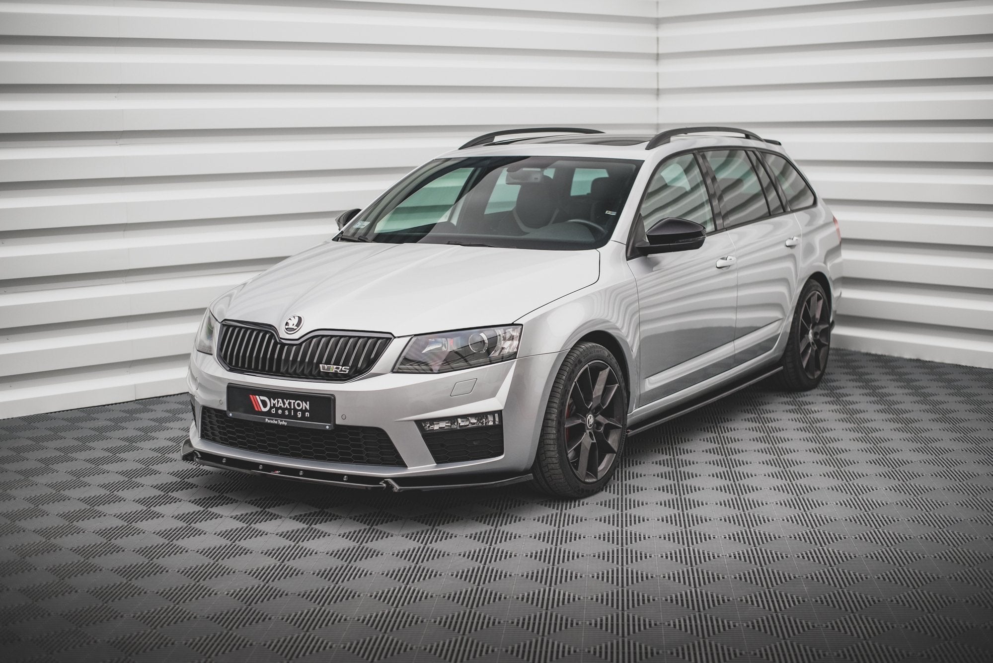 Maxton Design Splitter delantero V.3 para Skoda Octavia RS Mk3 - imagen 1