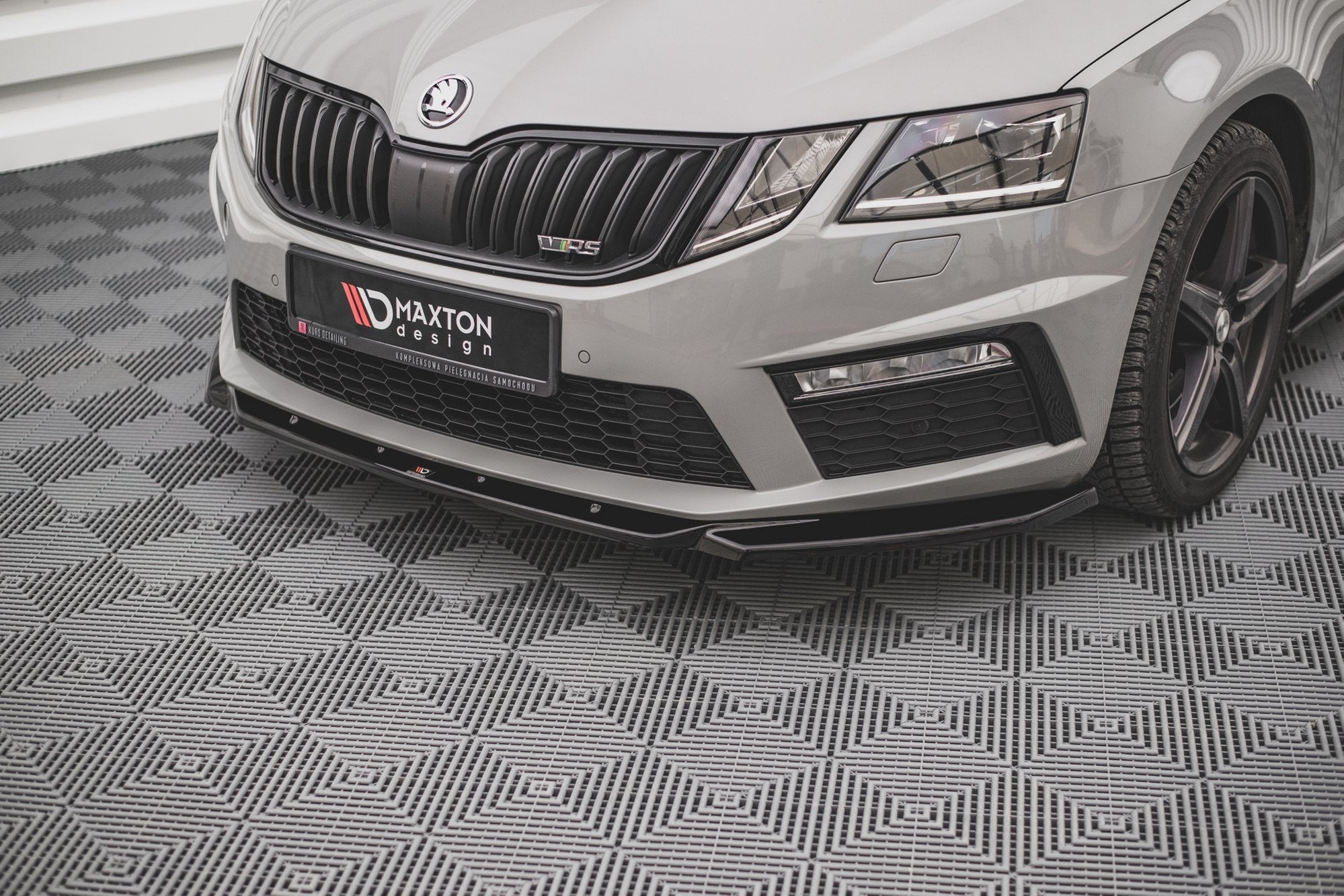 Maxton Design Splitter delantero V.3 para Skoda Octavia RS Mk3 Facelift - imagen 3
