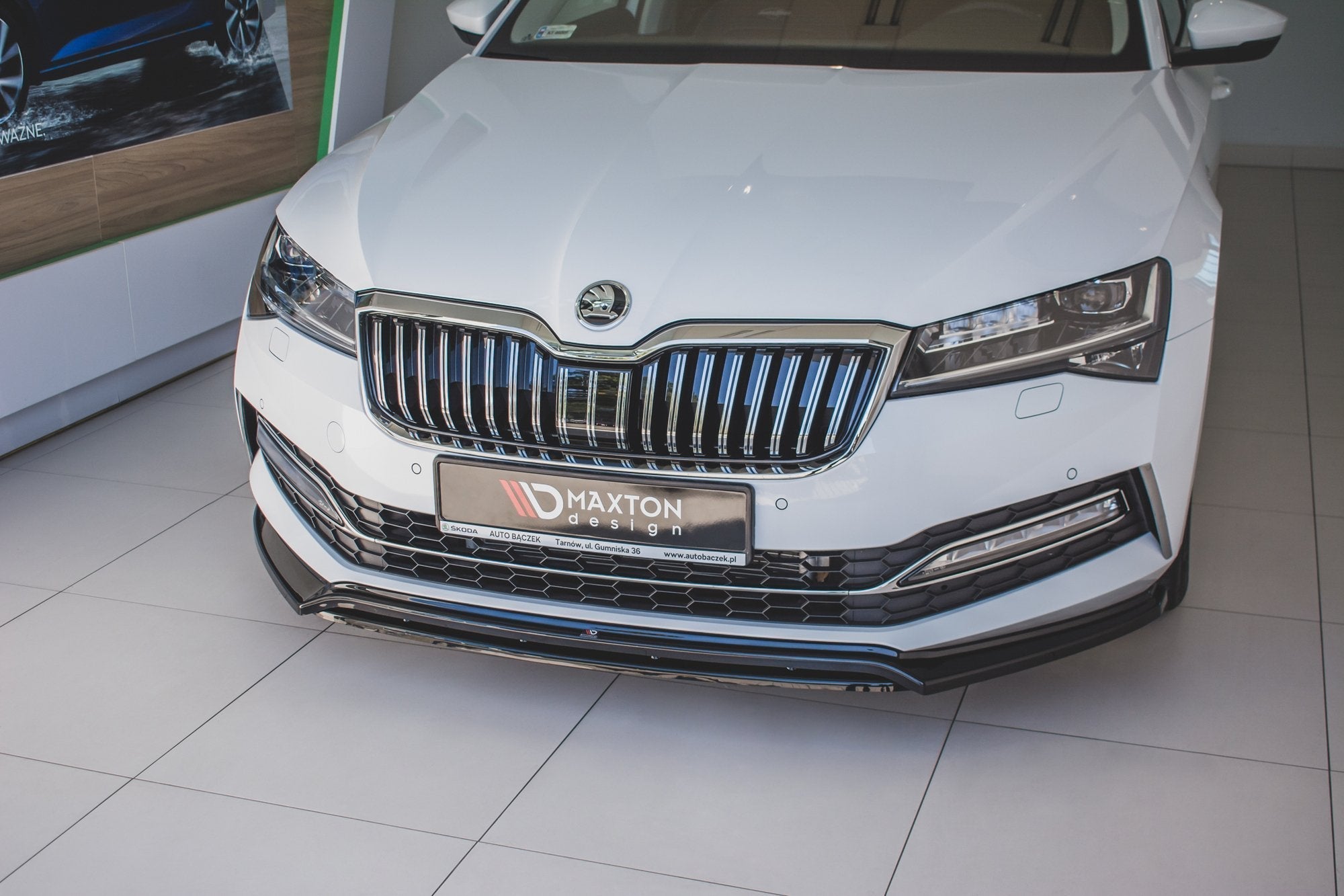 Maxton Design Splitter delantero V.3 para Skoda Superb Liftback / Combi Mk3 Facelift - imagen 1