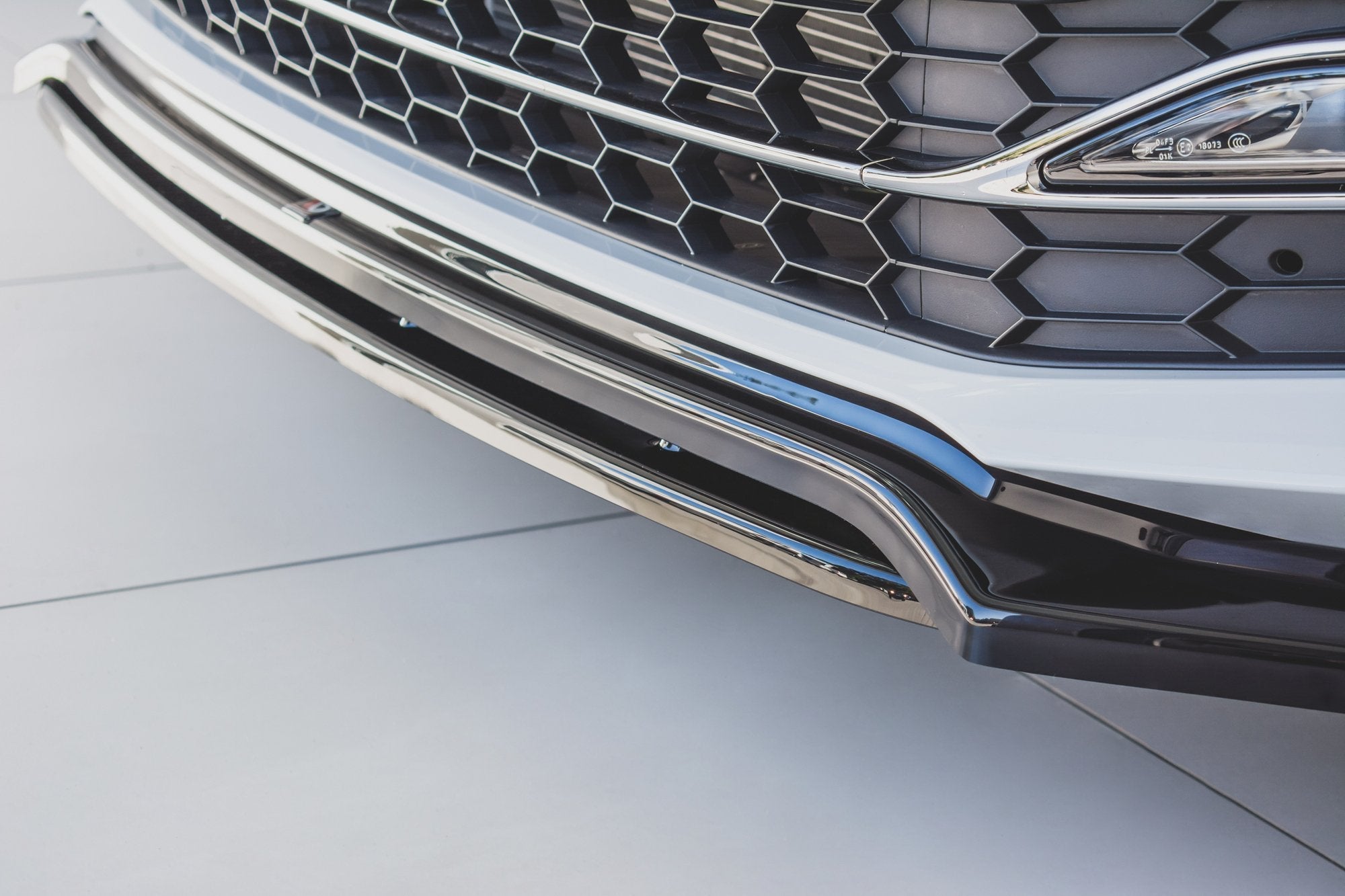 Maxton Design Splitter delantero V.3 para Skoda Superb Liftback / Combi Mk3 Facelift - imagen 4