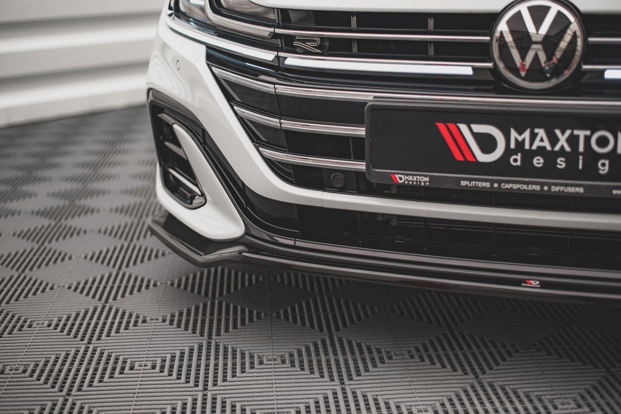 Maxton Design Splitter delantero V.3 para Volkswagen Arteon R-Line Sedan / Shooting Brake Mk1 Facelift - imagen 2